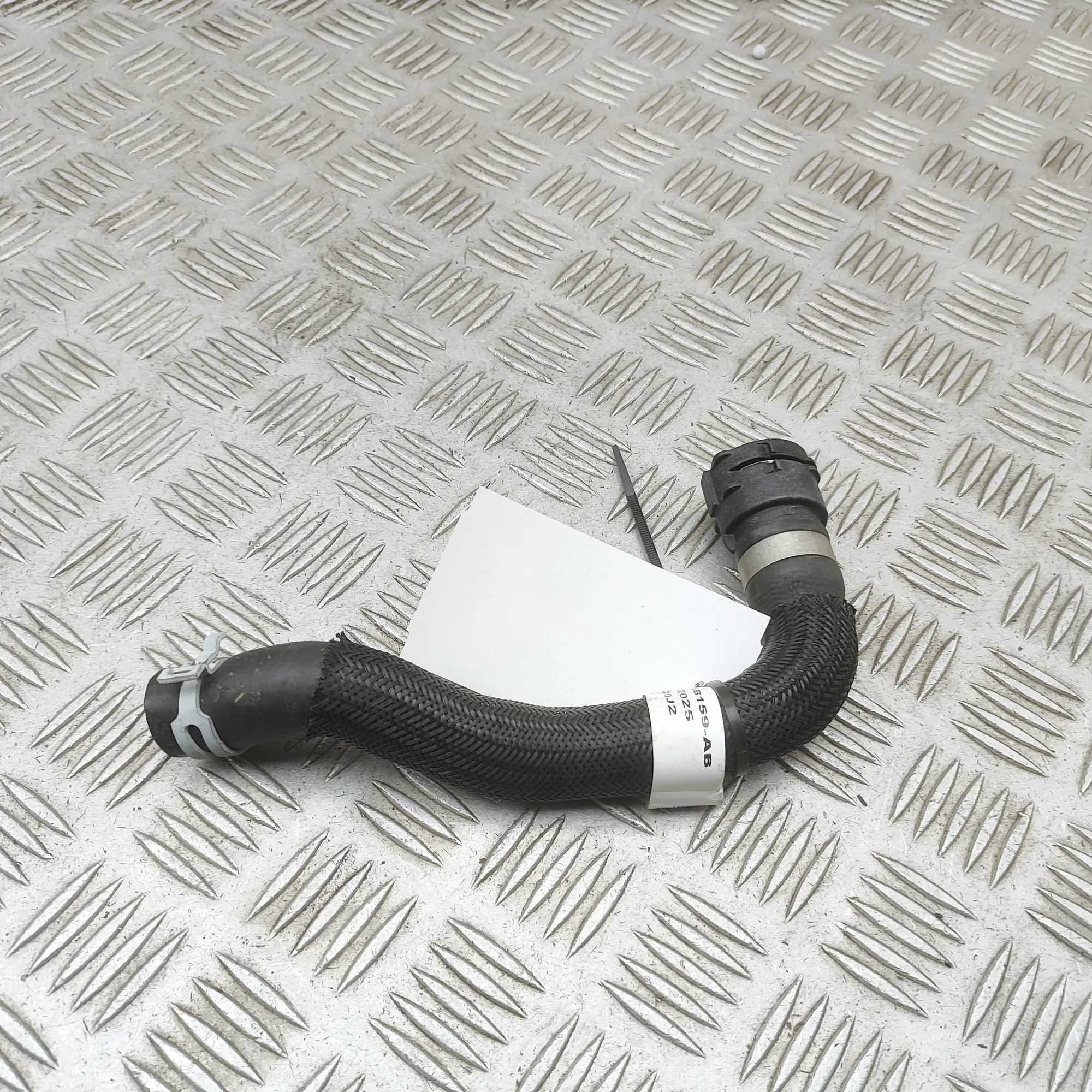 Land Rover Range Rover Evoque Jäähdytysnesteletku Coolant hose — LAND ROVER RANGE ROVER EVOQUE (L...