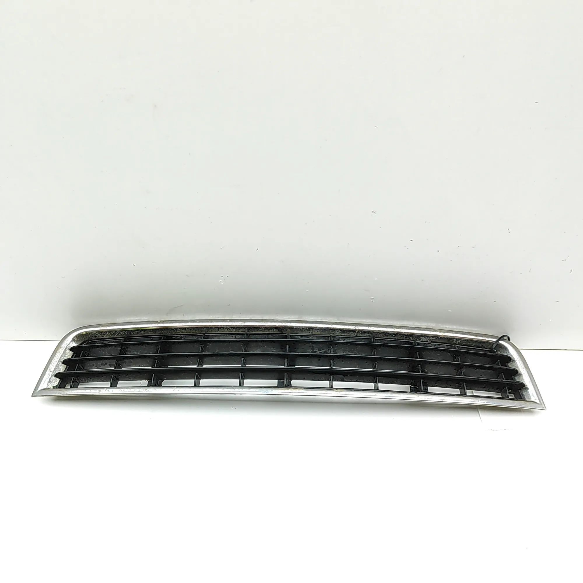Audi A4 (B6) Front bumper lower grill Front bumper lower grill — AUDI A4 (8E2, B6) (2...