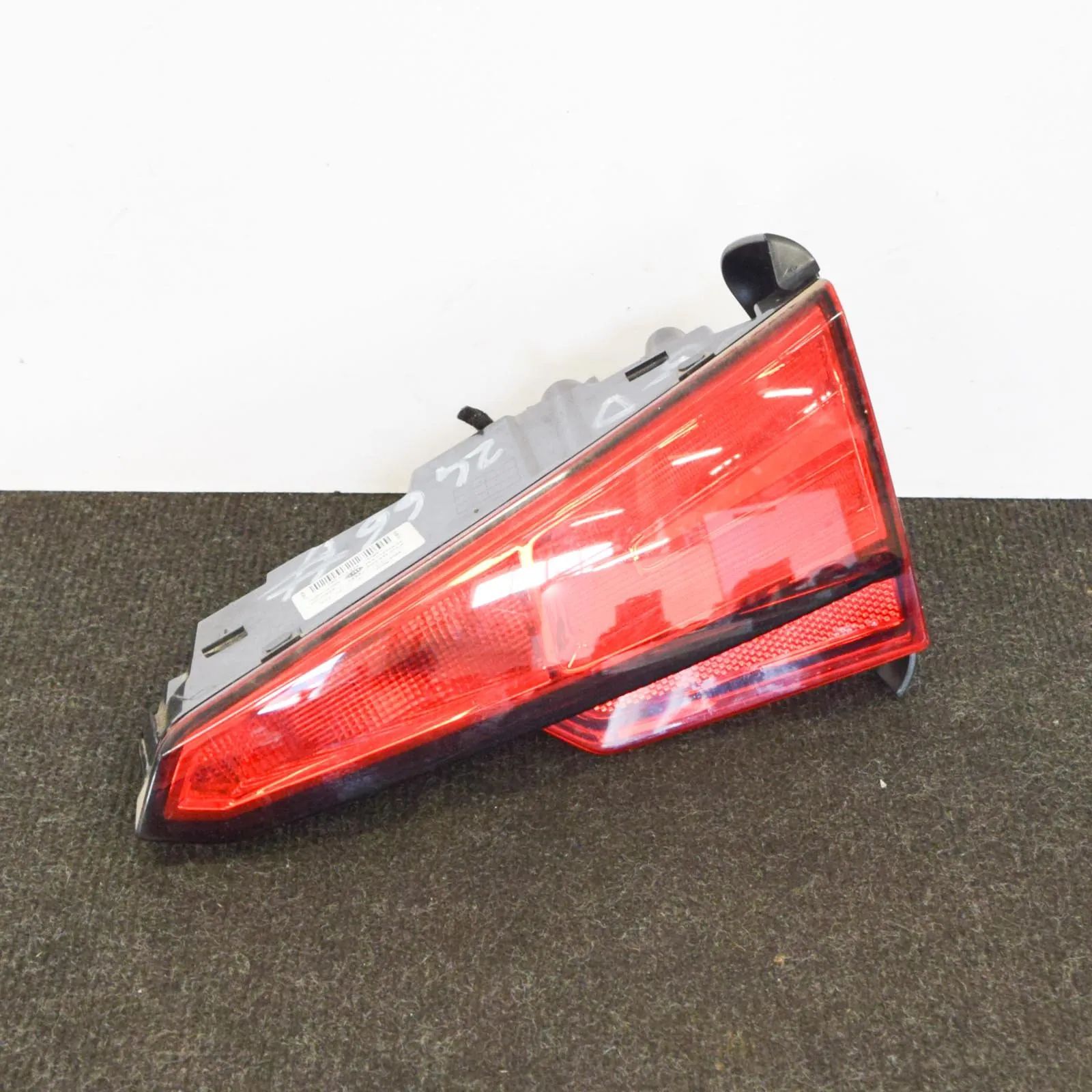 Audi A4 (B9) Right Side Tailgate Tail Light Right Side Tailgate Tail Light — AUDI A4 (8W2, ...