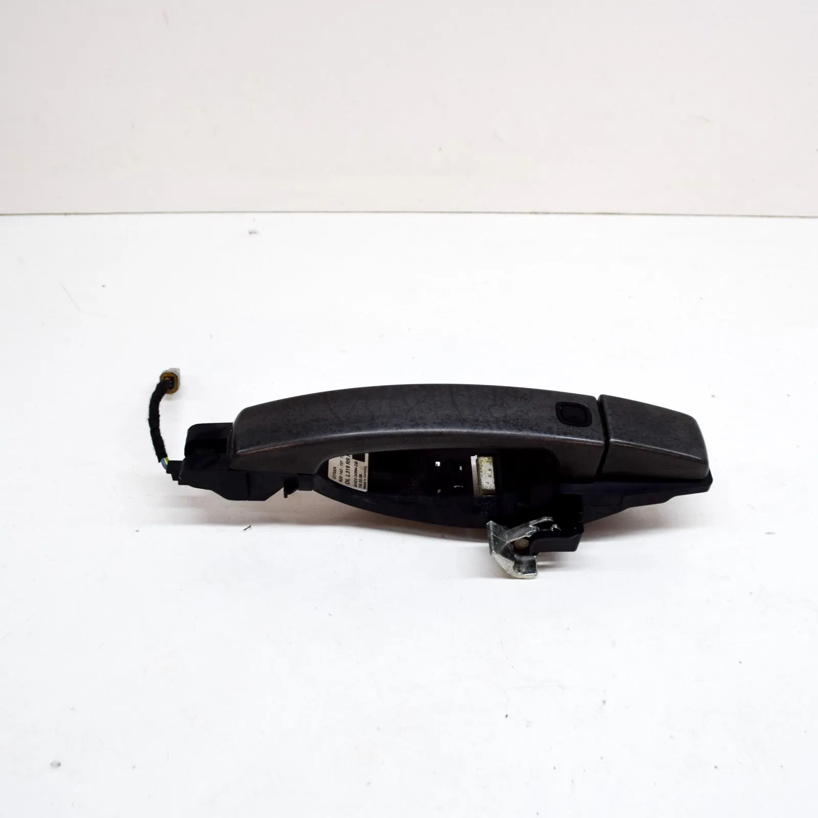 Land Rover Discovery Exterior door handle — rear right Exterior door handle — rear right — LAND ROVER ...