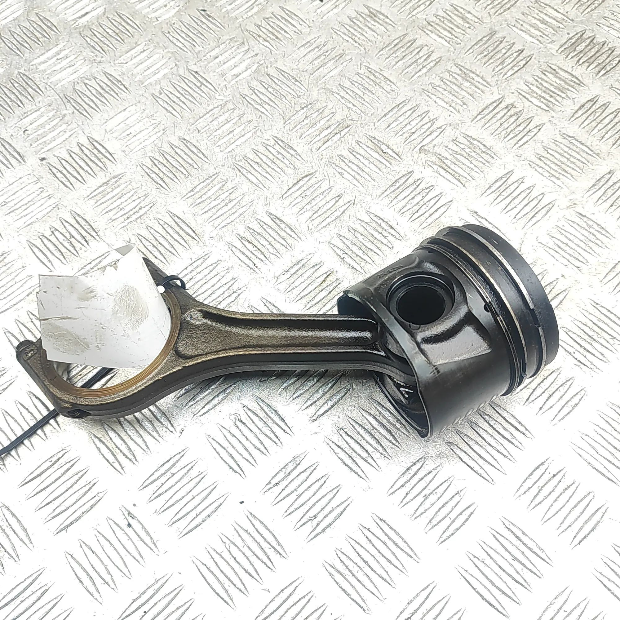 Land Rover Discovery Piston Piston — LAND ROVER DISCOVERY (III L319) (2004-...