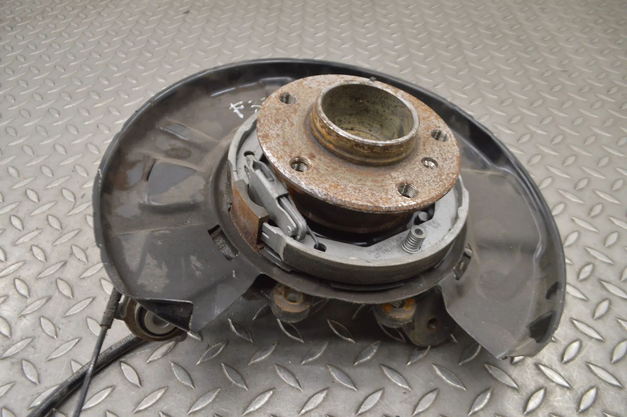 BMW 4 (F32 / F33 / F36) Rear Right Wheel Hub Rear Right Wheel Hub — BMW 4 SERIES (F32, F33, ...
