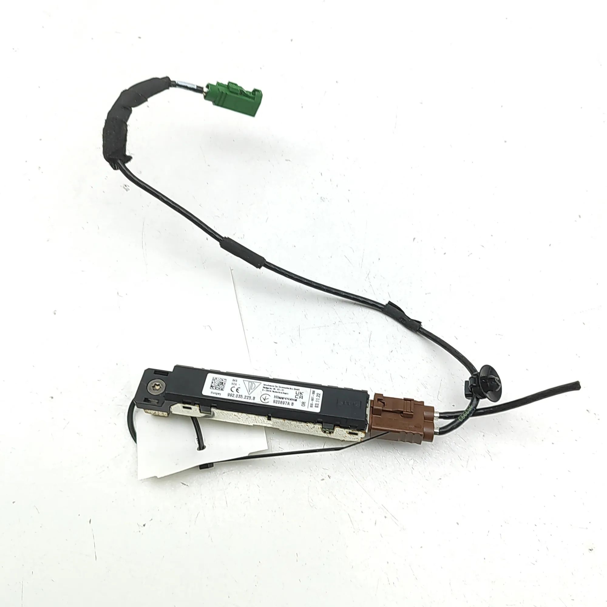 Porsche Taycan Antenna Amplifier Antenna Amplifier — PORSCHE TAYCAN (2019-...) —...