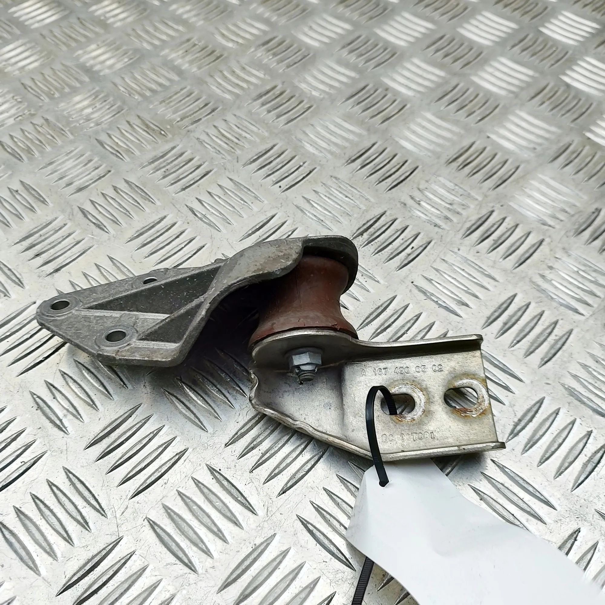 Mercedes-Benz GLE (W167) Exhaust mounting bracket Exhaust mounting bracket — MERCEDES BENZ GLE (W...