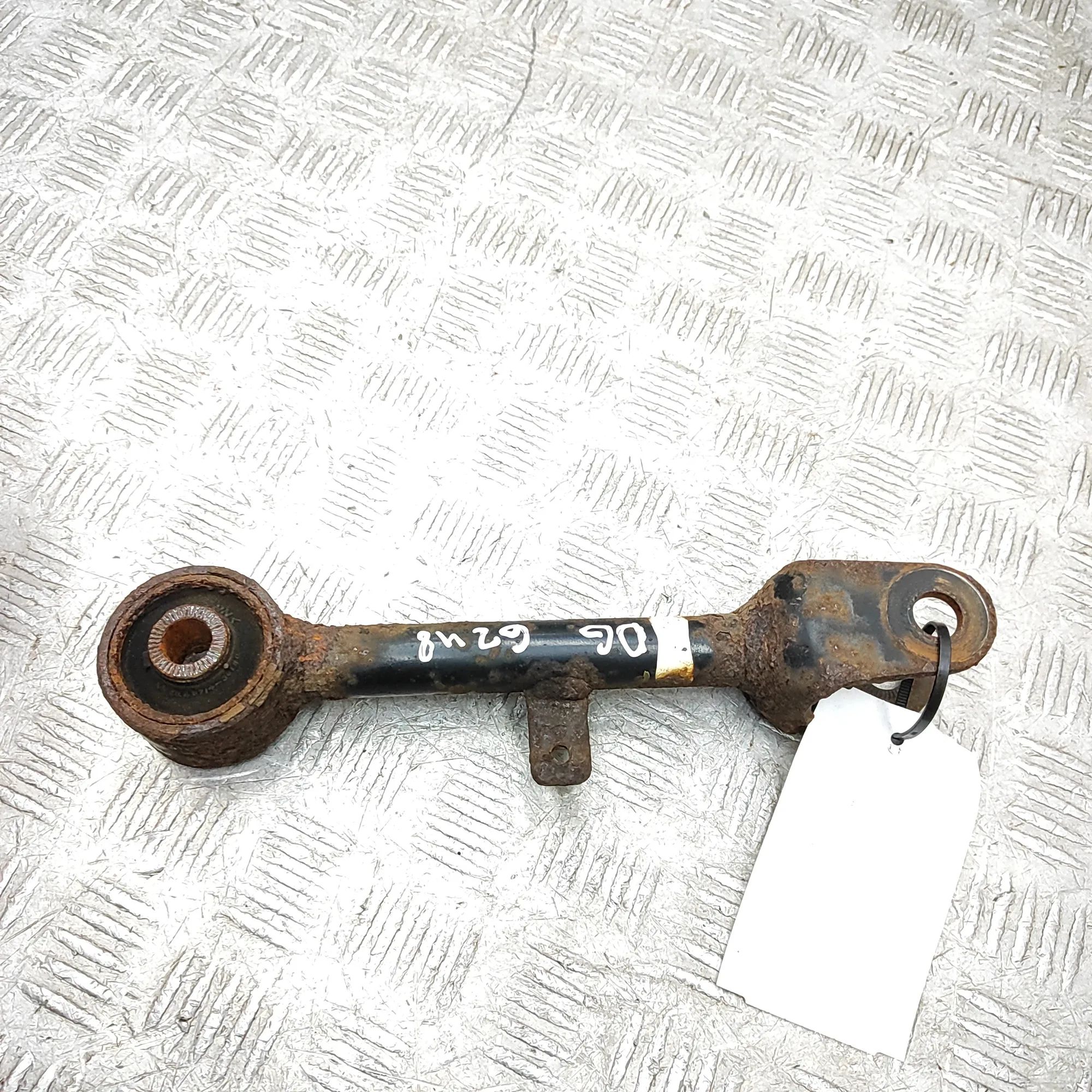 Lexus GS Control arm — rear right Control arm — rear right — LEXUS GS (_L1_) (201...