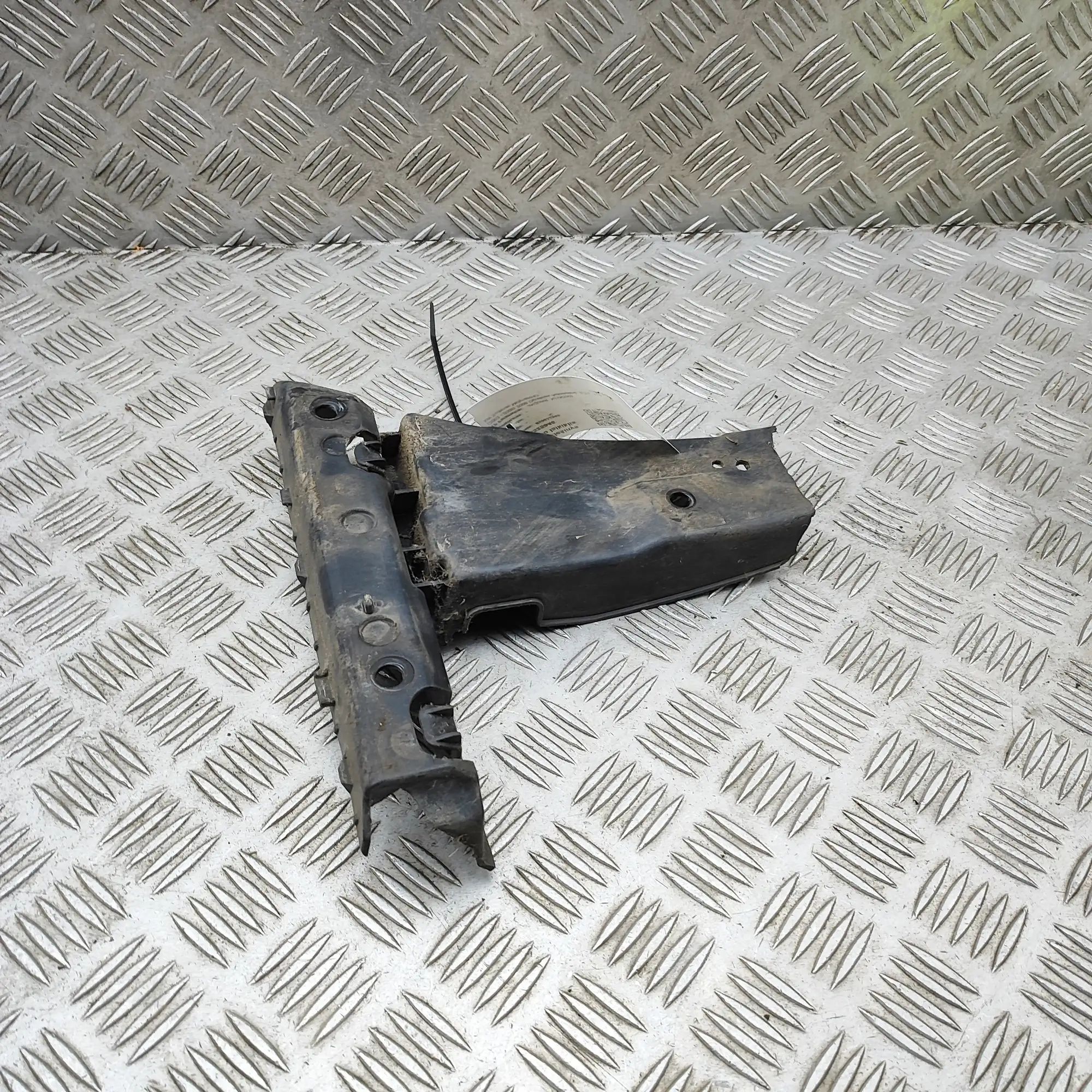 Jaguar XJ Front Right Bumper Bracket Front Right Bumper Bracket — JAGUAR XJ (X350) (...