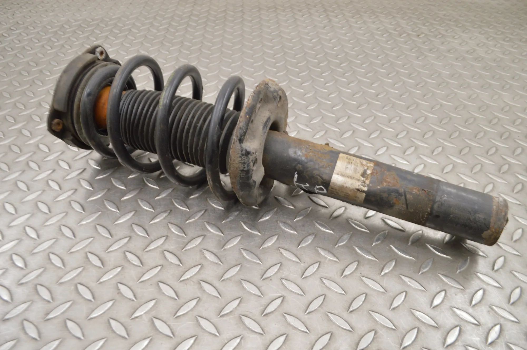 Audi TT (8J) Shock absorber — front left Shock absorber — front left — AUDI TT (8J) (200...