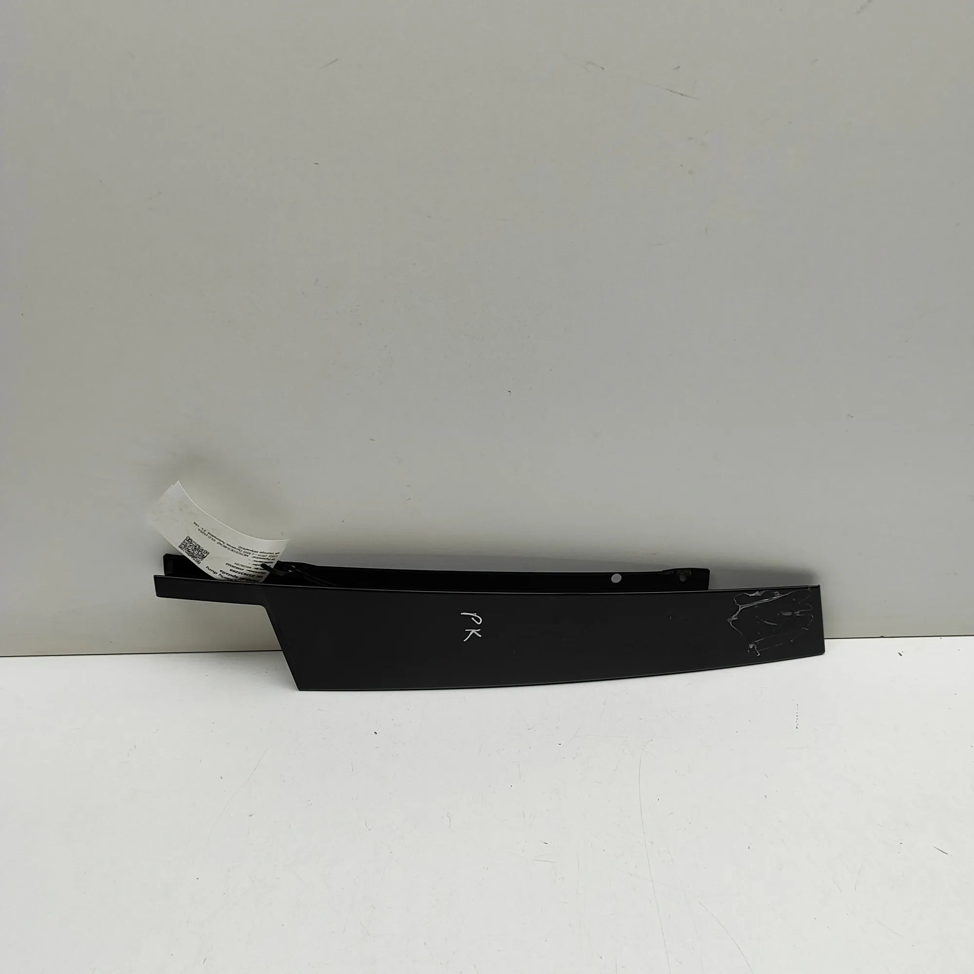 Mercedes-Benz GLC (X253) Vertical door trim — front left Vertical door trim — front left — MERCEDES BENZ...