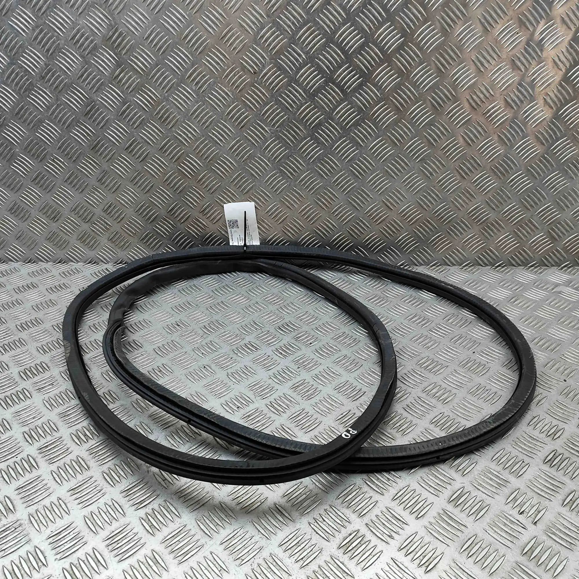 Porsche Panamera Door rubber seal — front right Door rubber seal — front right — PORSCHE PANAME...