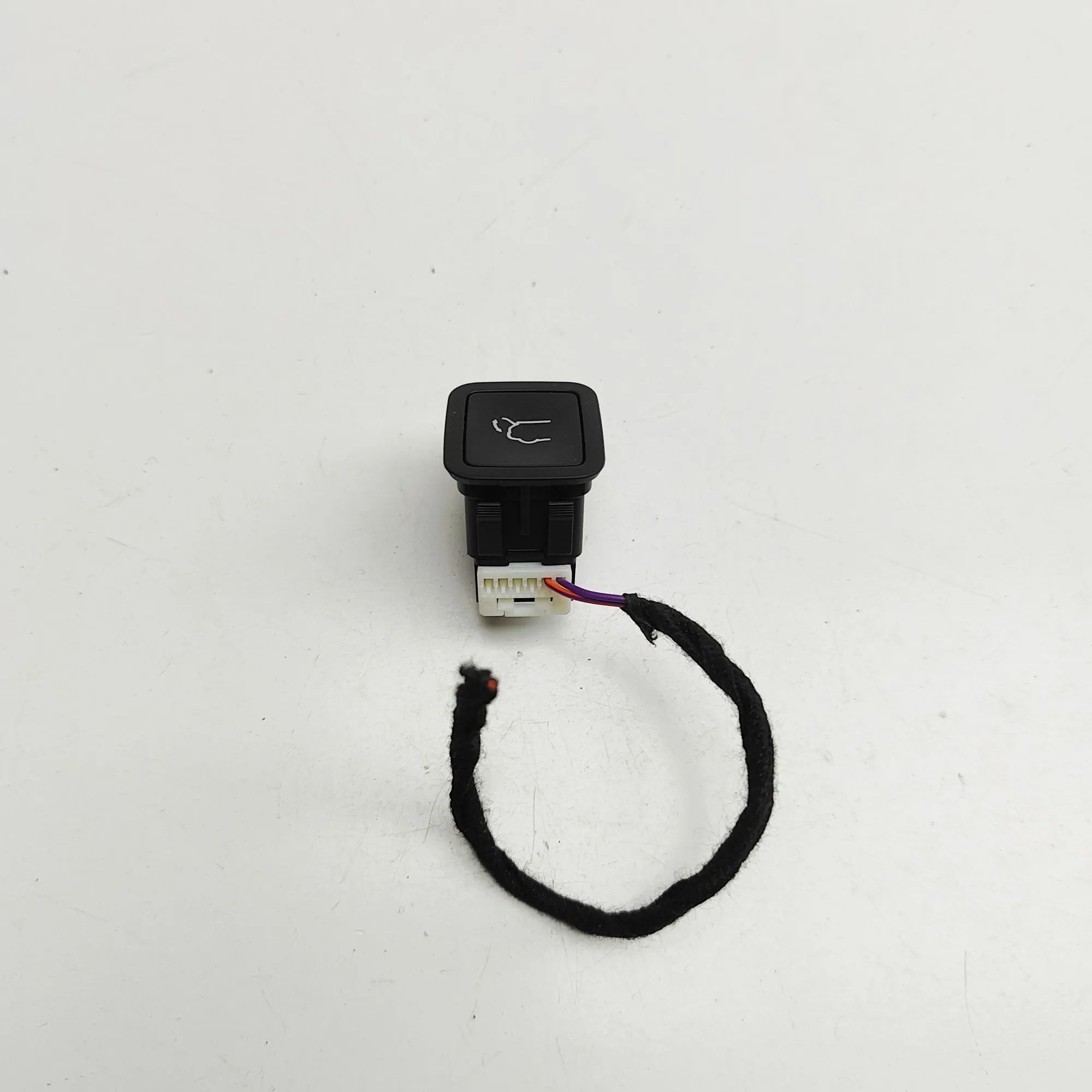 Jeep Compass Tailgate Open Switch Tailgate Open Switch — JEEP COMPASS (MP) (2016-...