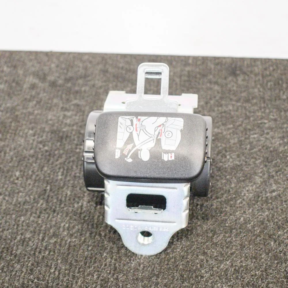 Skoda Yeti Rear Middle Seatbelt Rear Middle Seatbelt — SKODA YETI (5L) (2009-20...