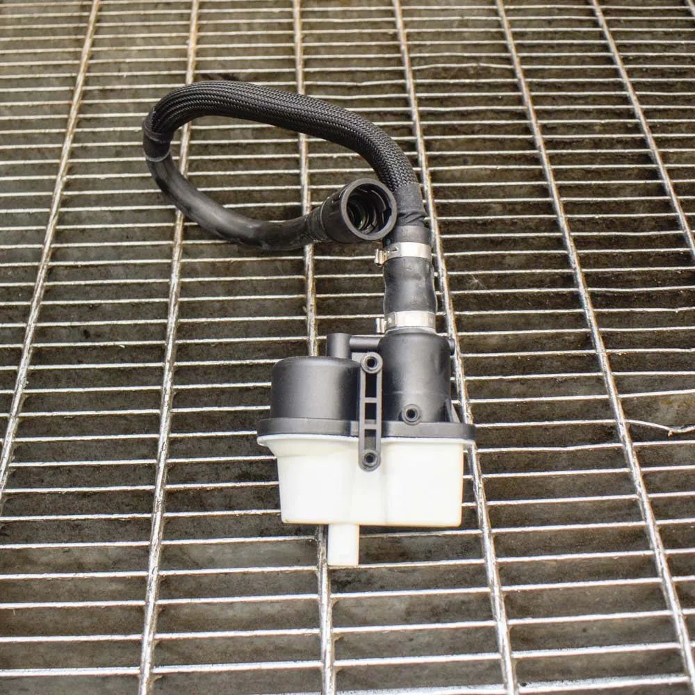 Maserati GranTurismo / GranCabrio Other Engine Compartment Parts Other Engine Compartment Parts — MASERATI GRAN ...