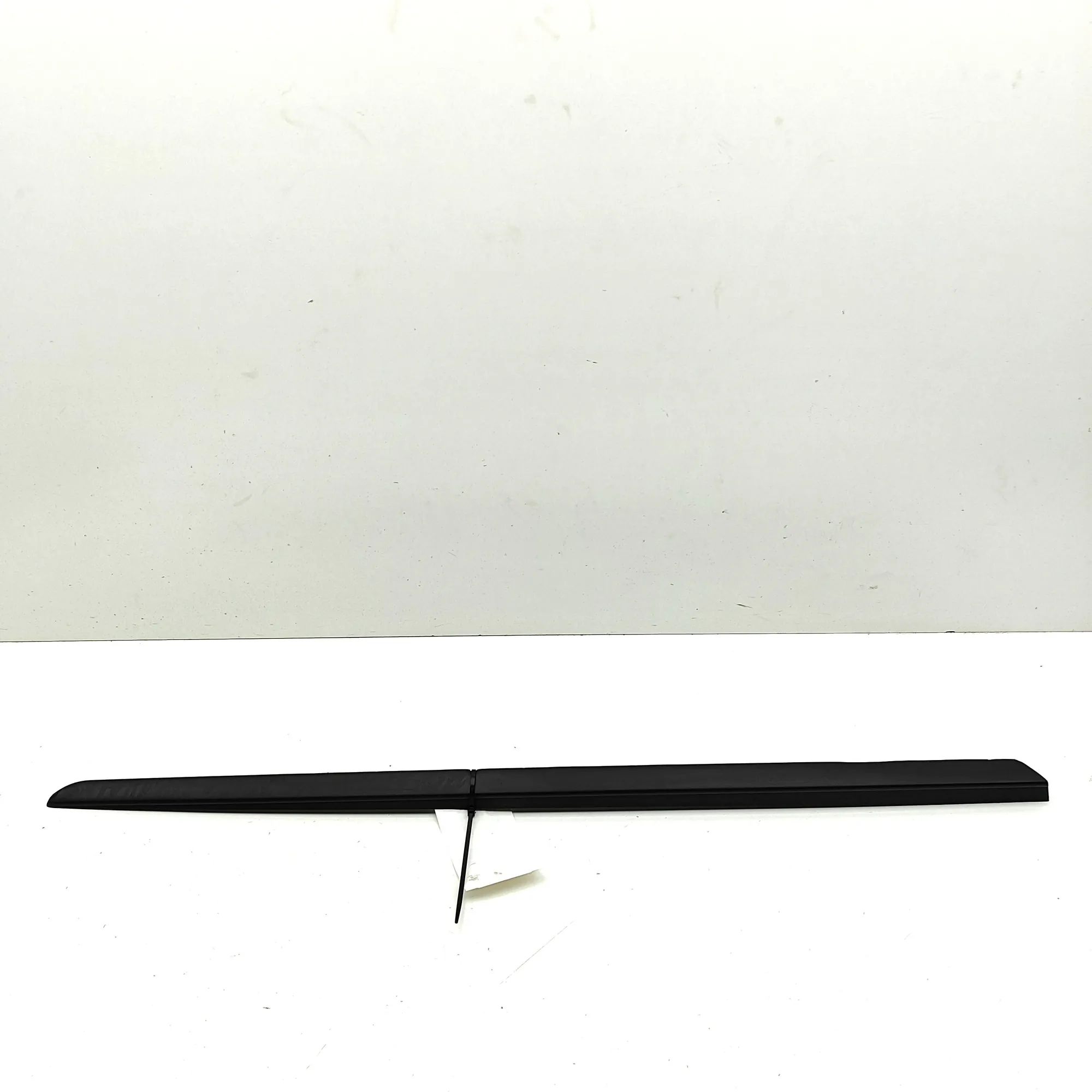 Porsche Cayenne Windshield Left Vertical Trim Windshield Left Vertical Trim — PORSCHE CAYENNE...