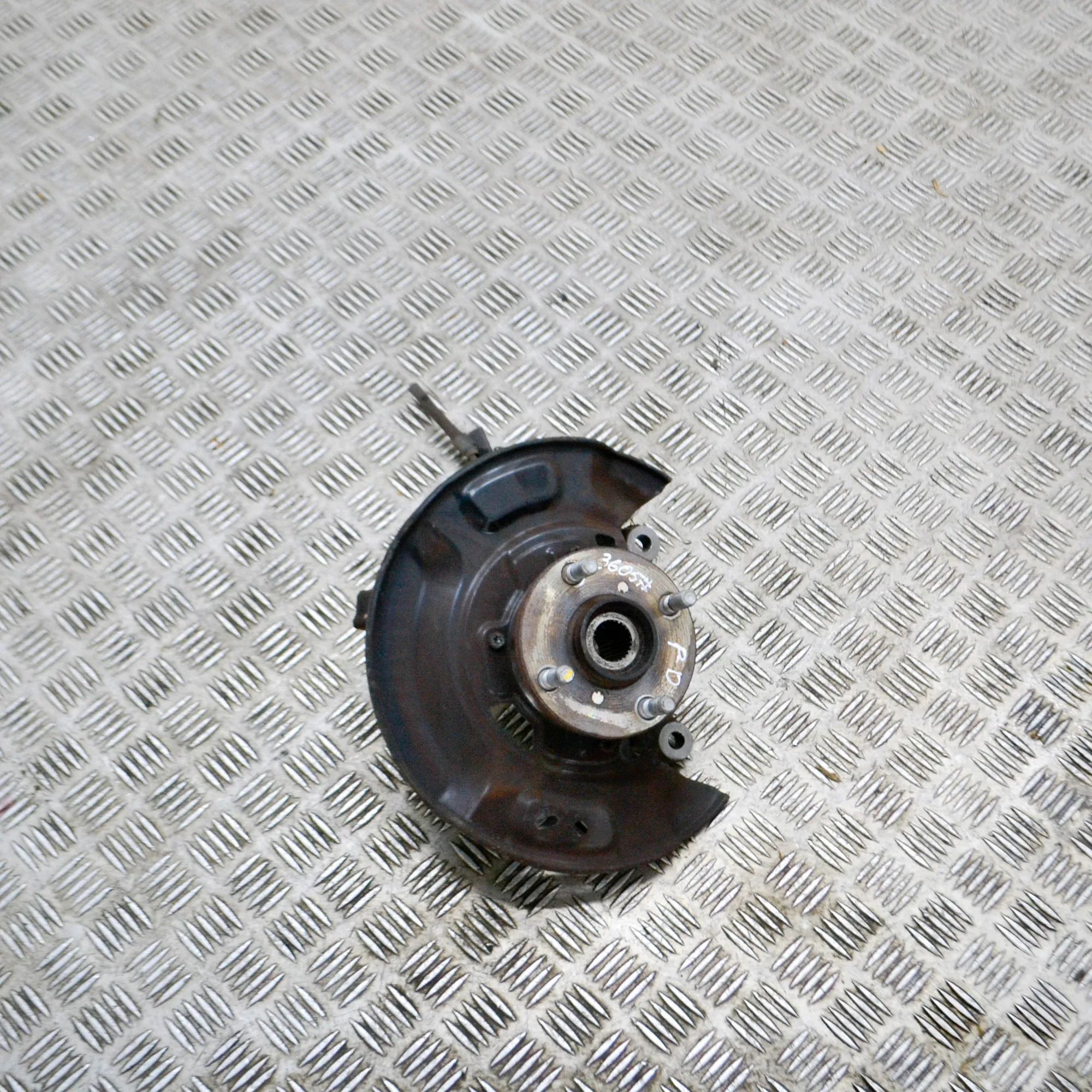 Toyota Yaris Front Right Wheel Hub