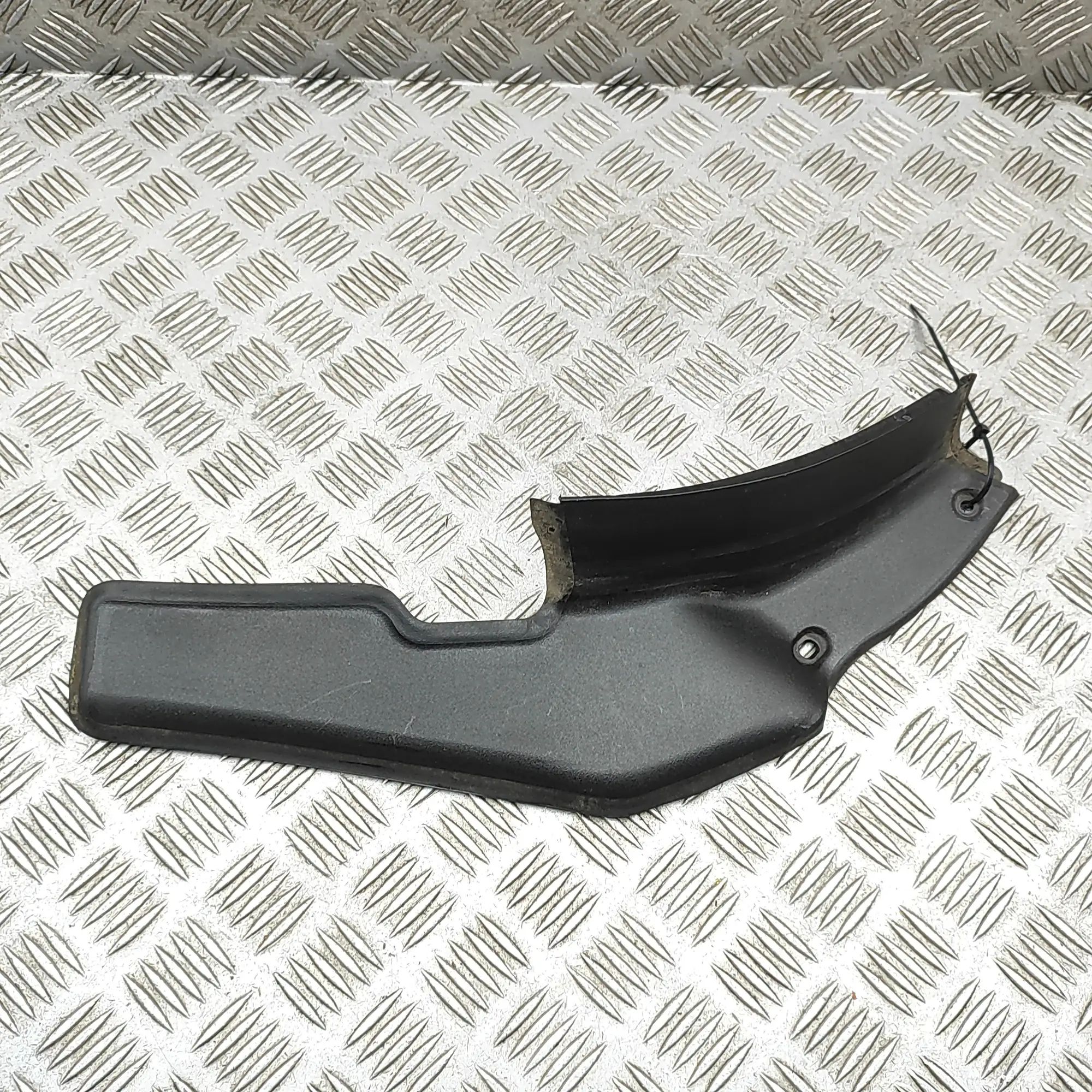 Mercedes-Benz GLC (X253) Tailgate drip rail trim — left