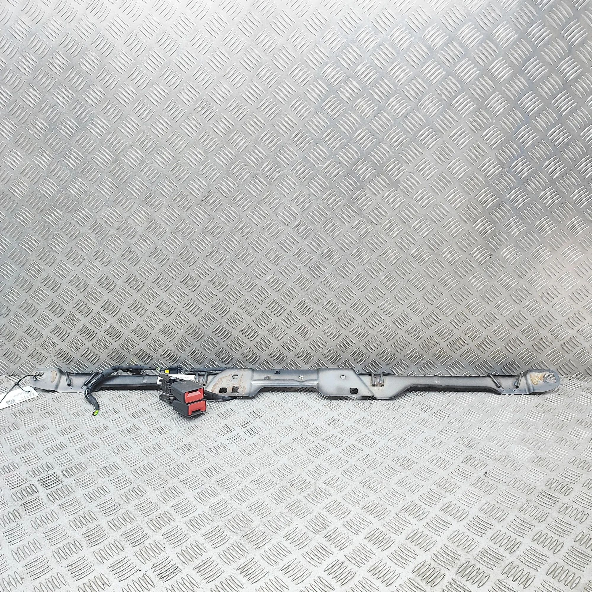 Opel Mokka (B) Rear centre seat-belt buckle