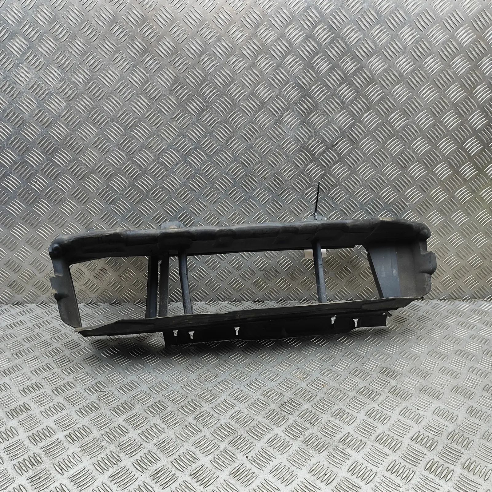 Ford Focus Radiator Air Guide Duct Radiator Air Guide Duct — FORD FOCUS (III) (201...