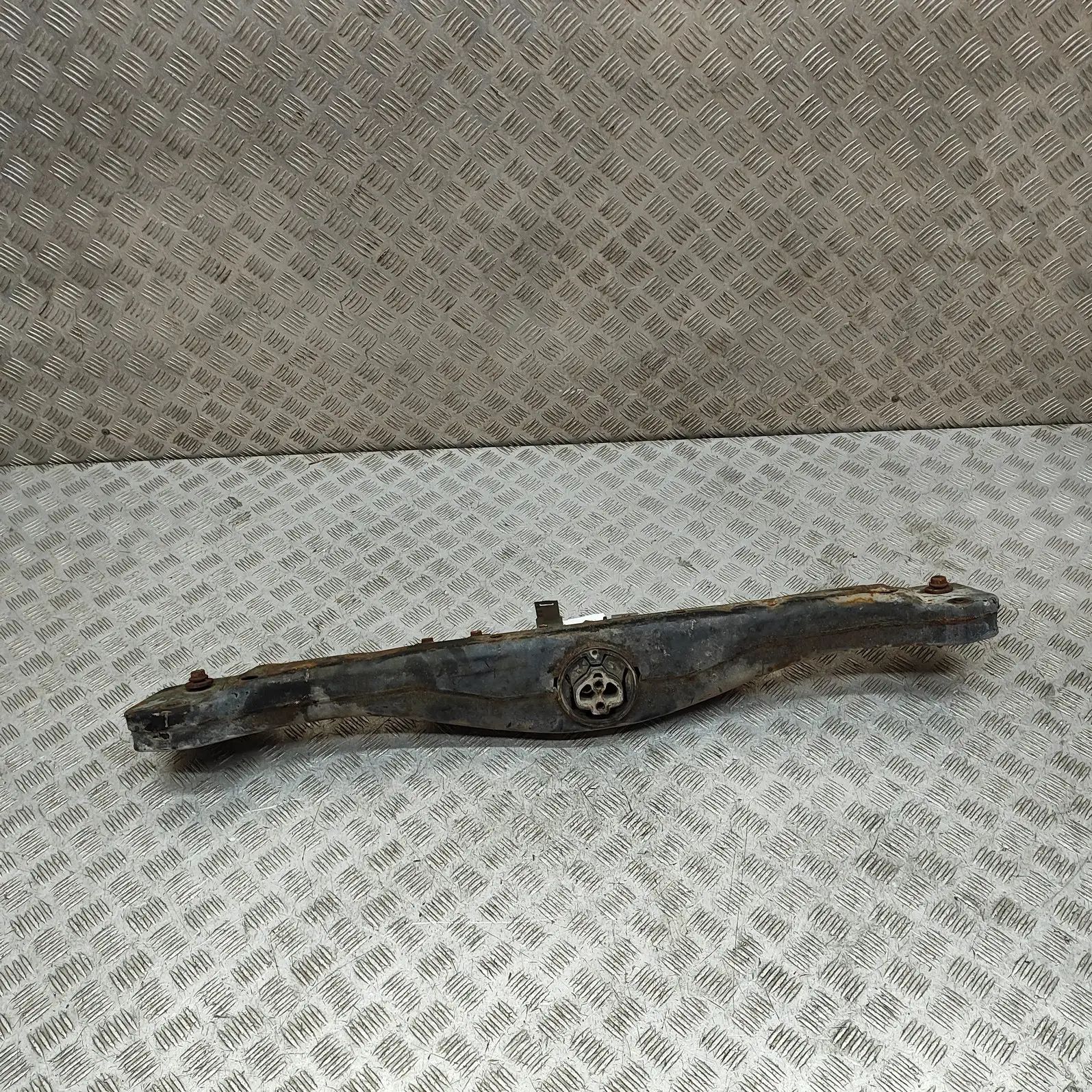 Porsche Cayenne Gearbox Support Mount Bracket Gearbox Support Mount Bracket — PORSCHE CAYENNE...