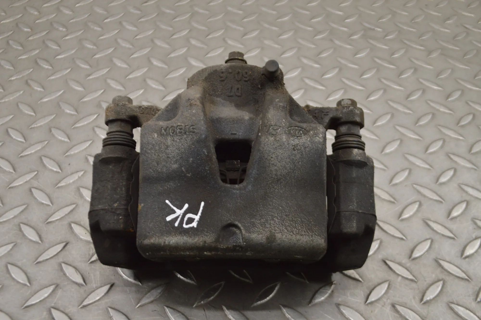 Hyundai Tucson Brake caliper — front left Brake caliper — front left — HYUNDAI TUCSON (TL...