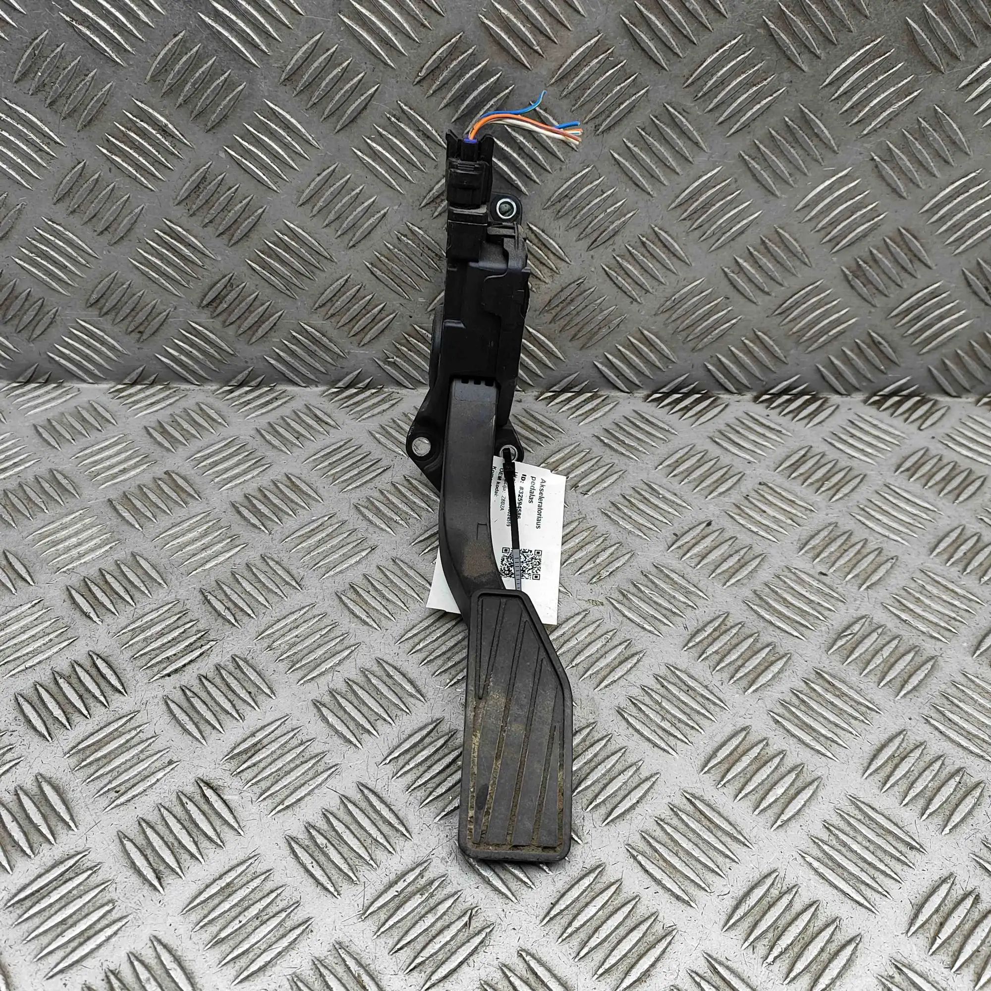 Suzuki Grand Vitara Throttle Pedal Throttle Pedal — SUZUKI GRAND (VITARA II JT, TE...