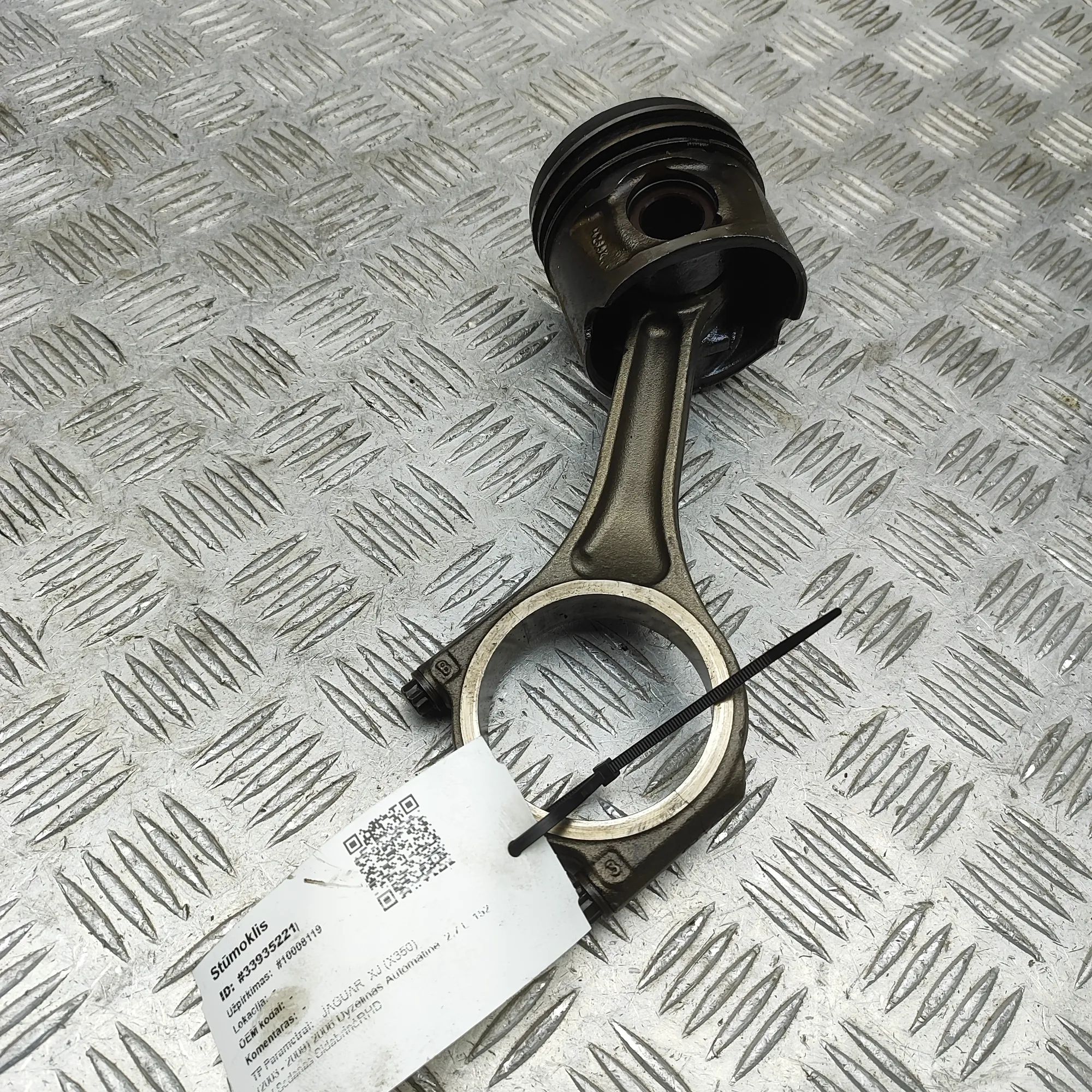 Jaguar XJ Piston Piston — JAGUAR XJ (X350) (2003-2009)

Generati...