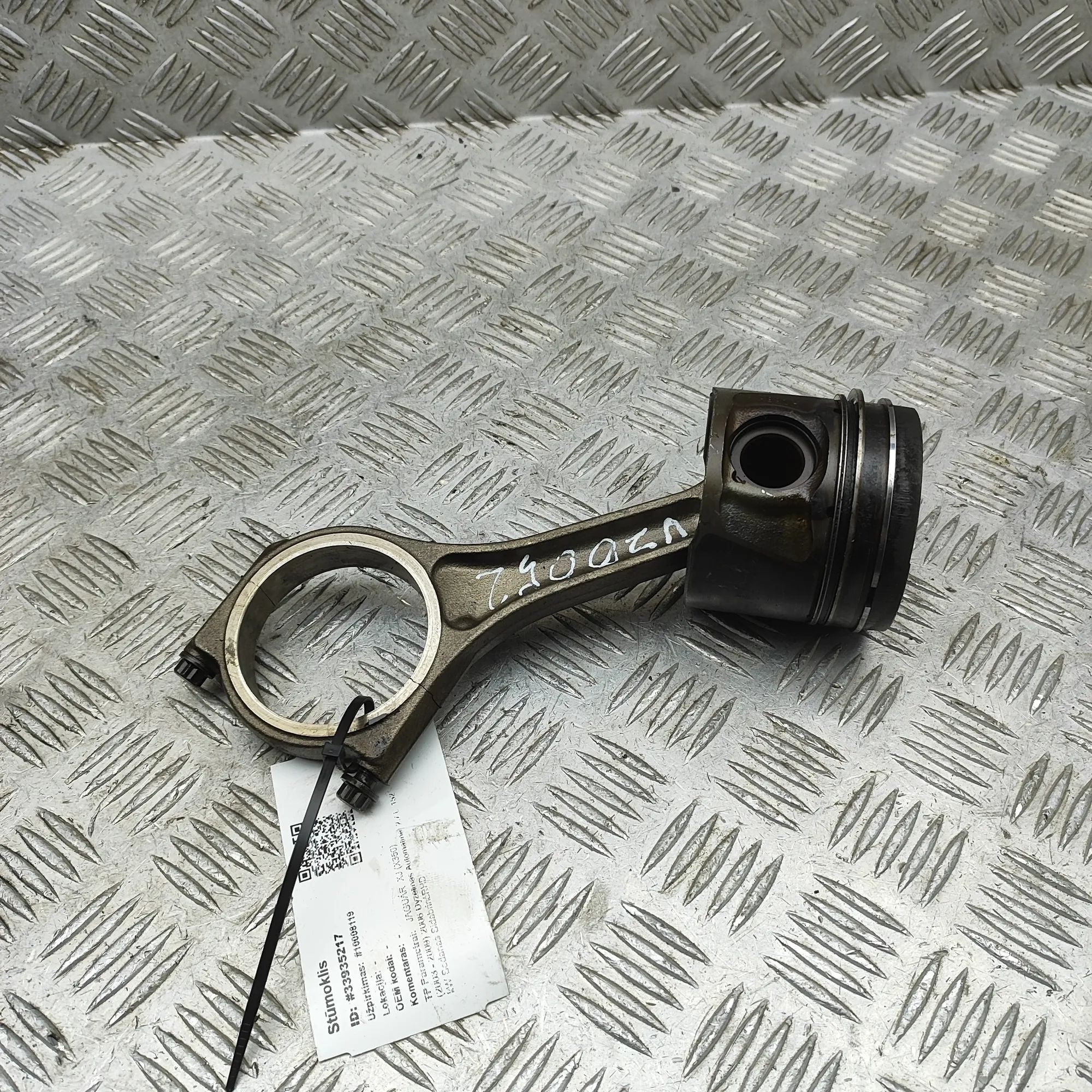 Jaguar XJ Piston Piston — JAGUAR XJ (X350) (2003-2009)

Generati...