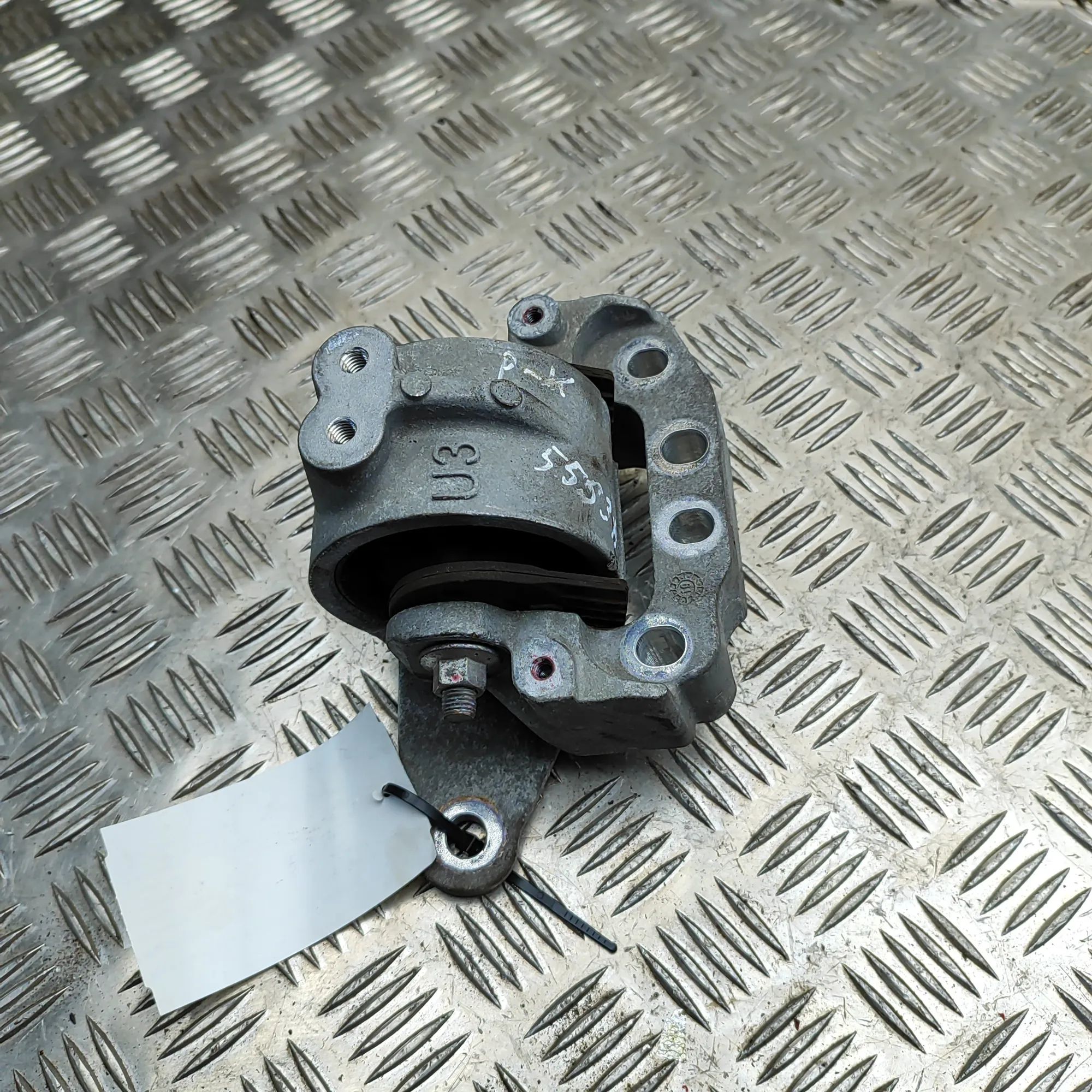 Toyota RAV4 (XA40) Left Side Engine Mount Left Side Engine Mount — TOYOTA RAV (4 V A5, H5...