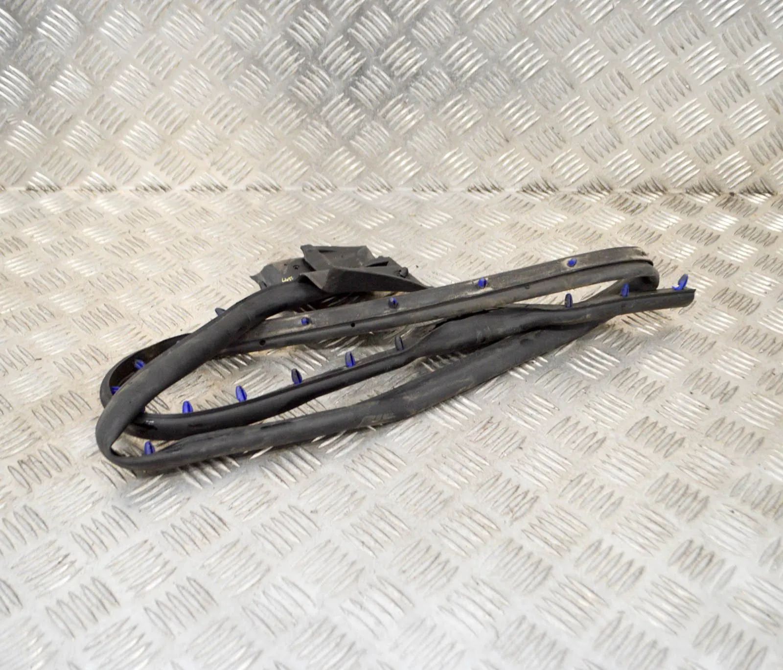 Maserati Ghibli Door rubber seal — front left Door rubber seal — front left — MASERATI GHIBLI...