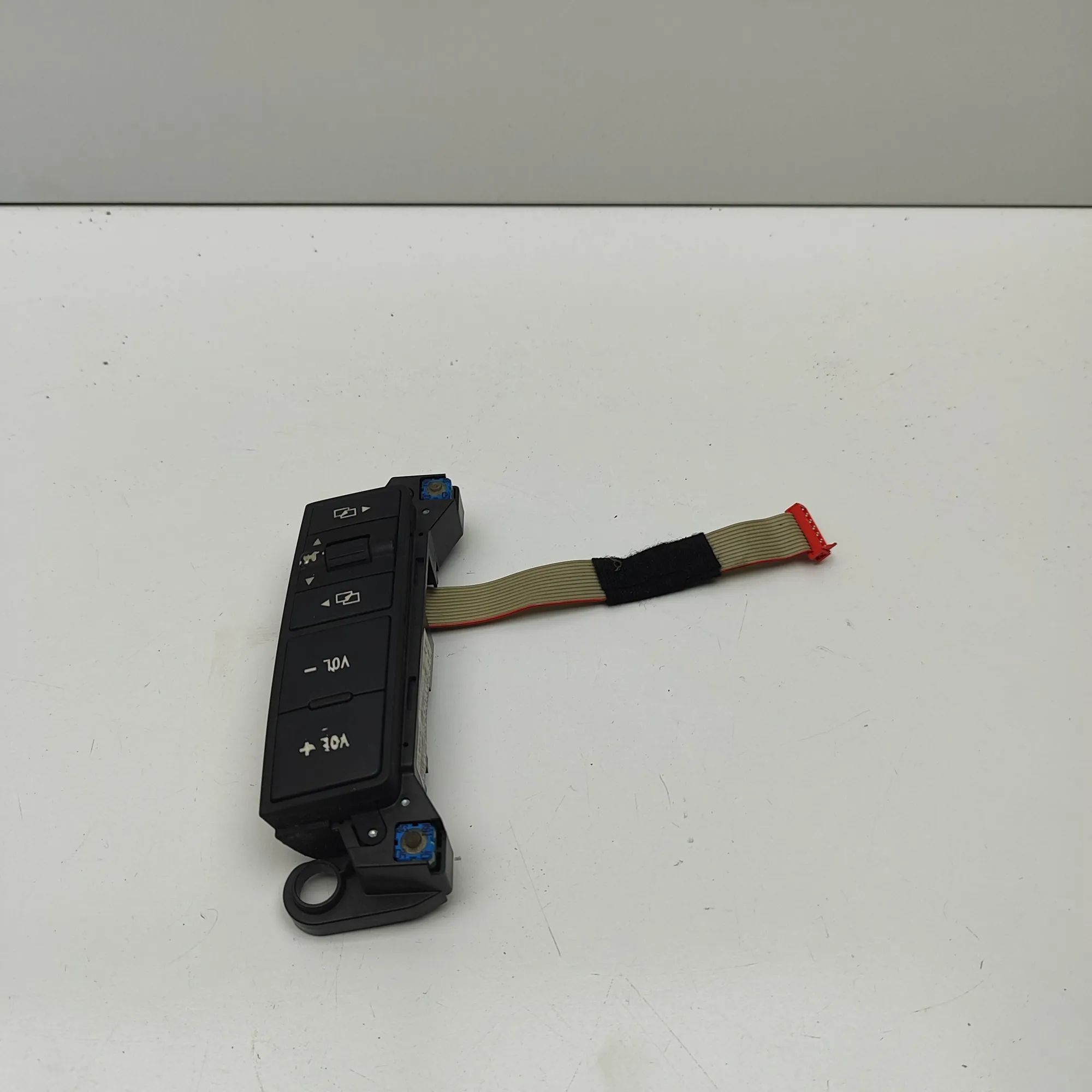 Volkswagen Phaeton Button Switch Panel Button Switch Panel — VW PHAETON (3D_) (2002-20...