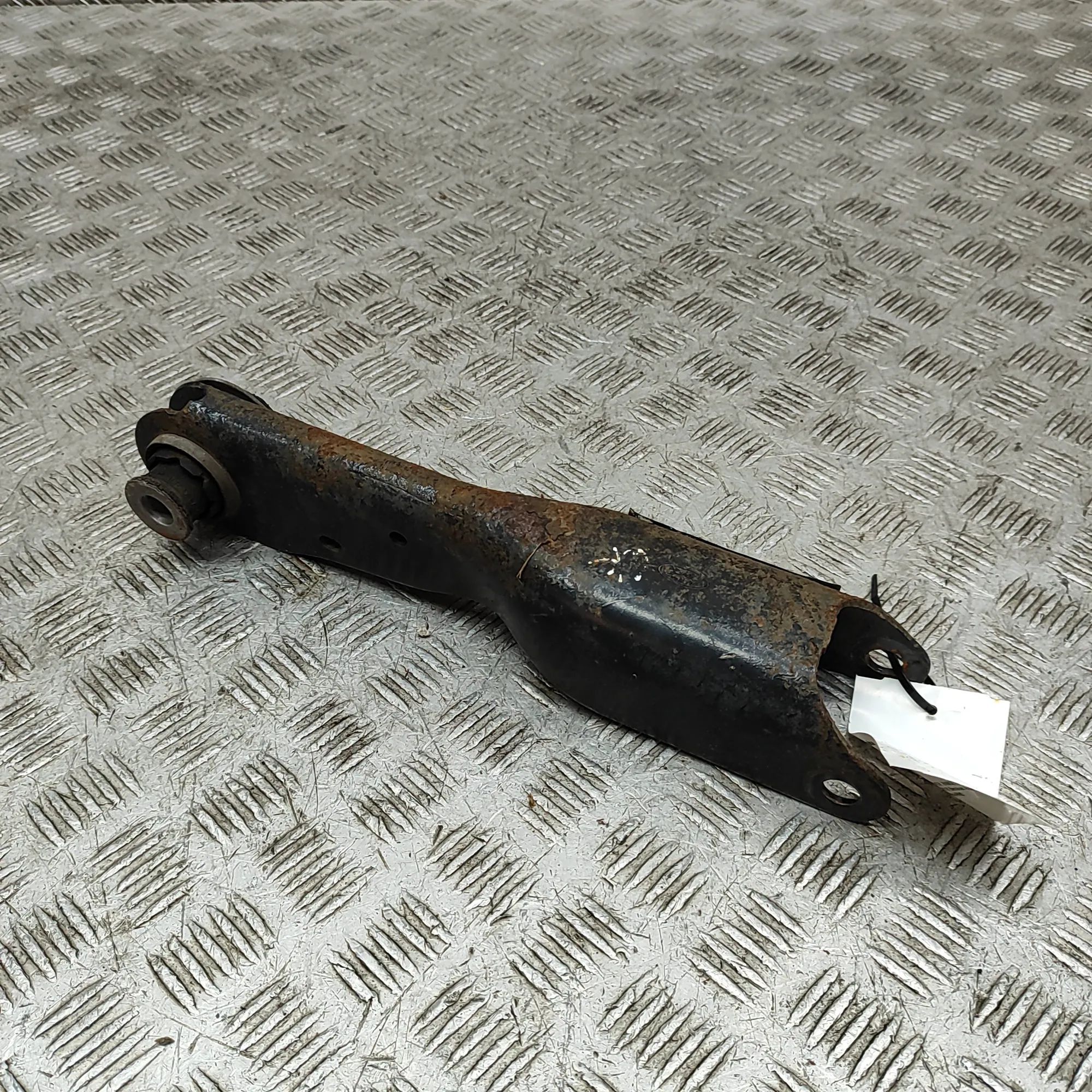 Land Rover Range Rover Sport (L494) Control arm — rear left Control arm — rear left — LAND ROVER RANGE ROVE...
