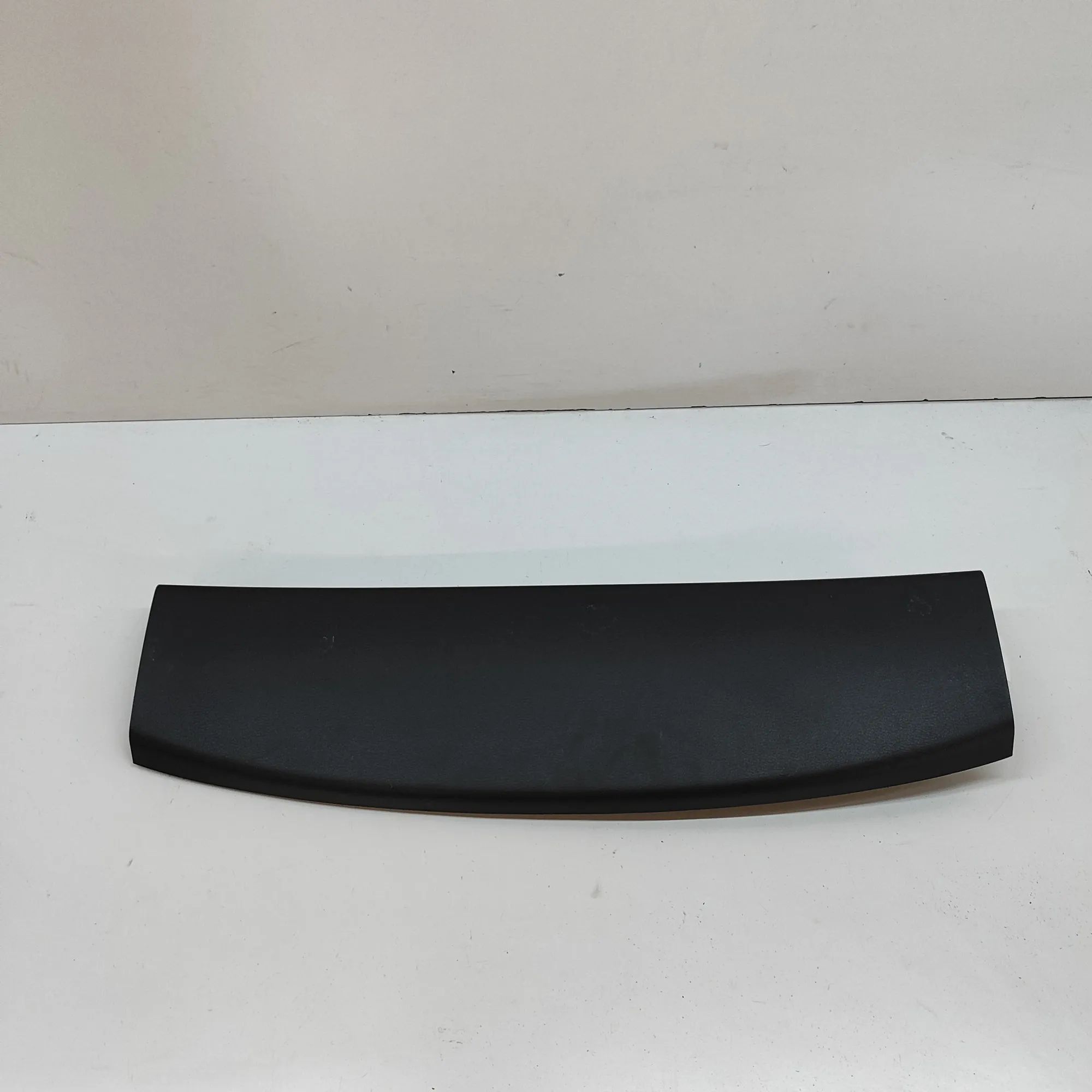Mazda 3 (BP) Tailgate Bootlid Trim Tailgate Bootlid Trim — MAZDA CX-3 (0 DM) (2019...