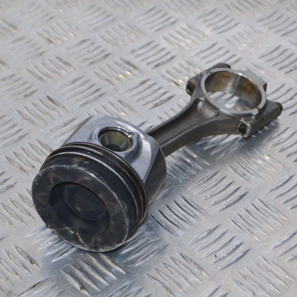 Volkswagen Golf 6 Piston Piston — VW GOLF (VI 5K1) (2008-2013) — 03L1070...