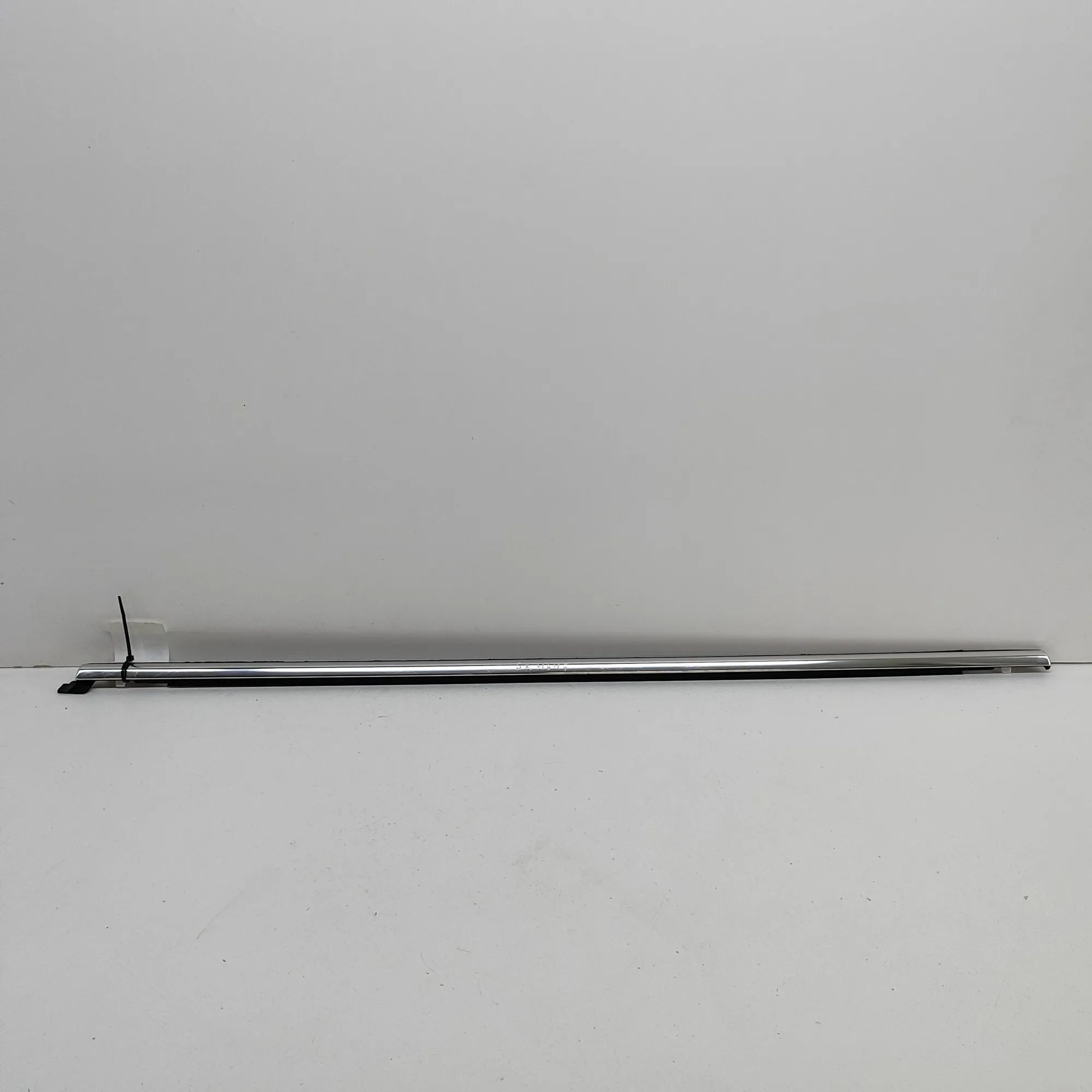 Volvo XC90 Door window strip — rear left Door window strip — rear left — VOLVO XC90 (II)...