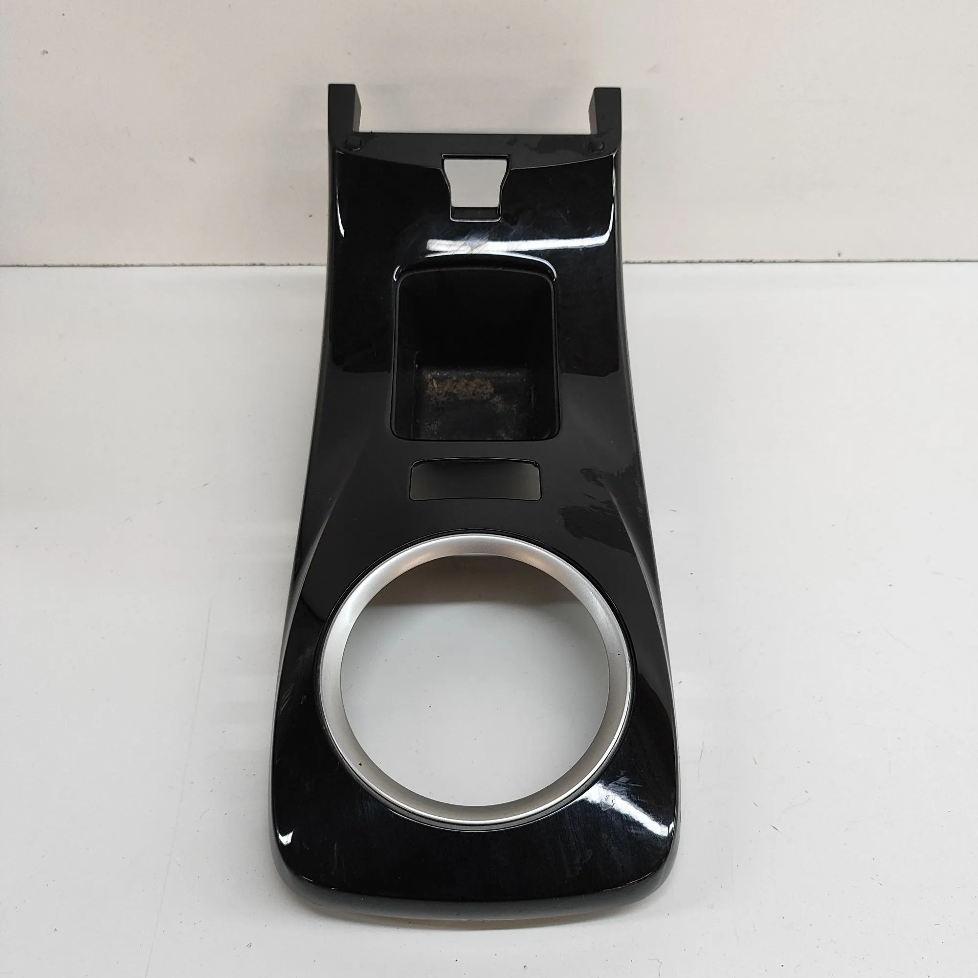 Nissan Leaf Centre console trim Centre console trim — NISSAN LEAF (ZE0) (2010-....