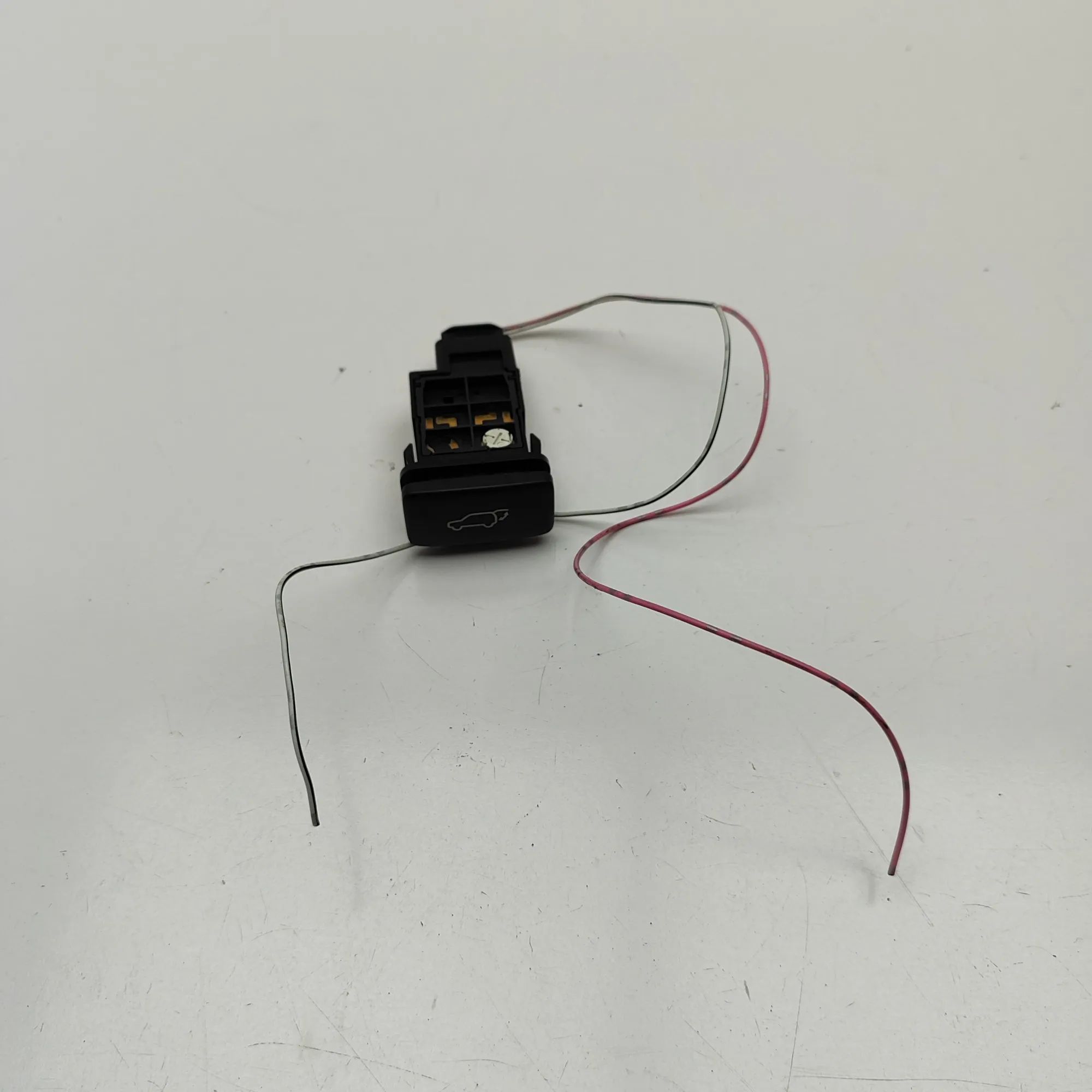 Lexus RX Tailgate Open Switch Tailgate Open Switch — LEXUS RX (_L1_) (2008-20...