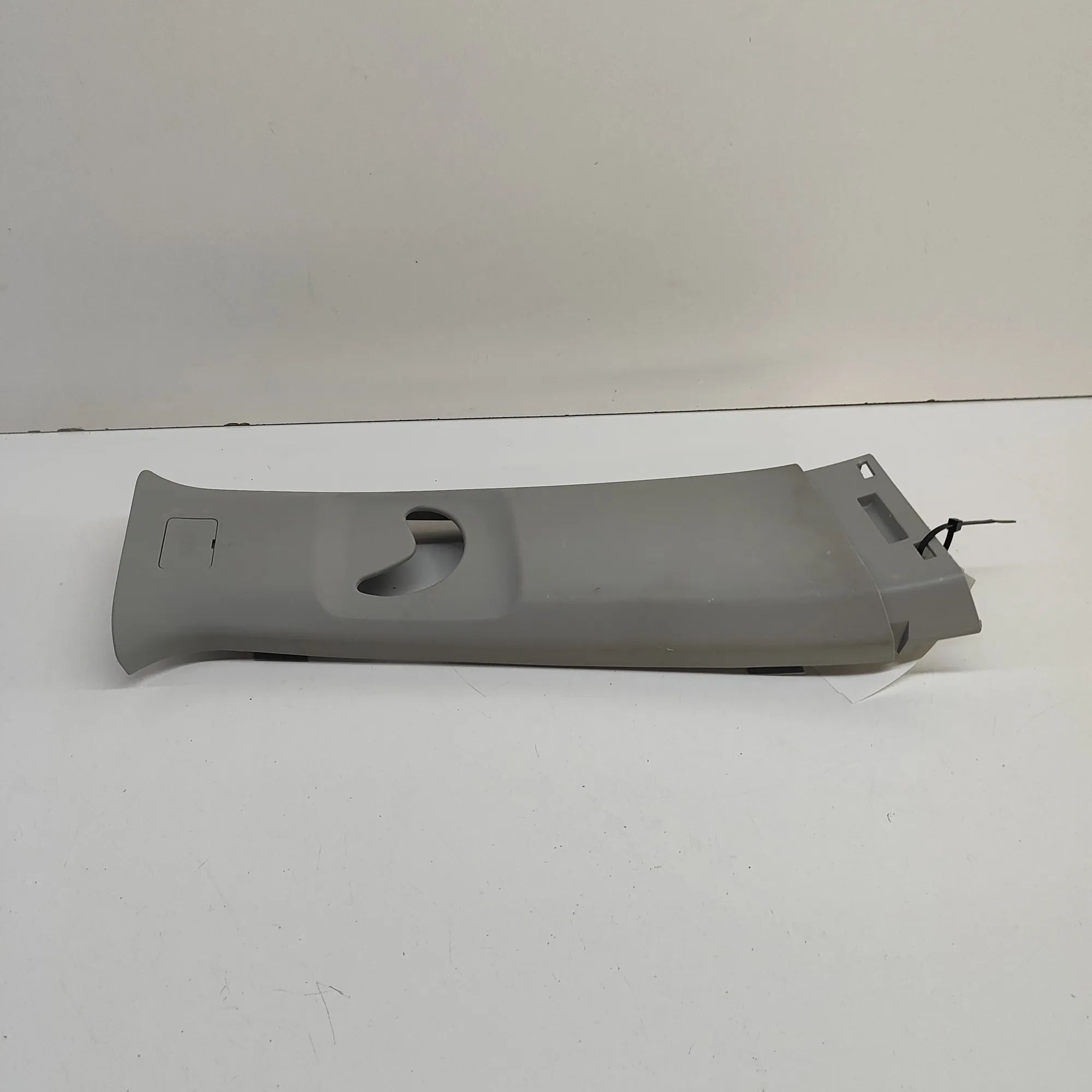 MG ZS B-pillar trim — right B-pillar trim — right — MG ZS (SUV) (2017-...) ...