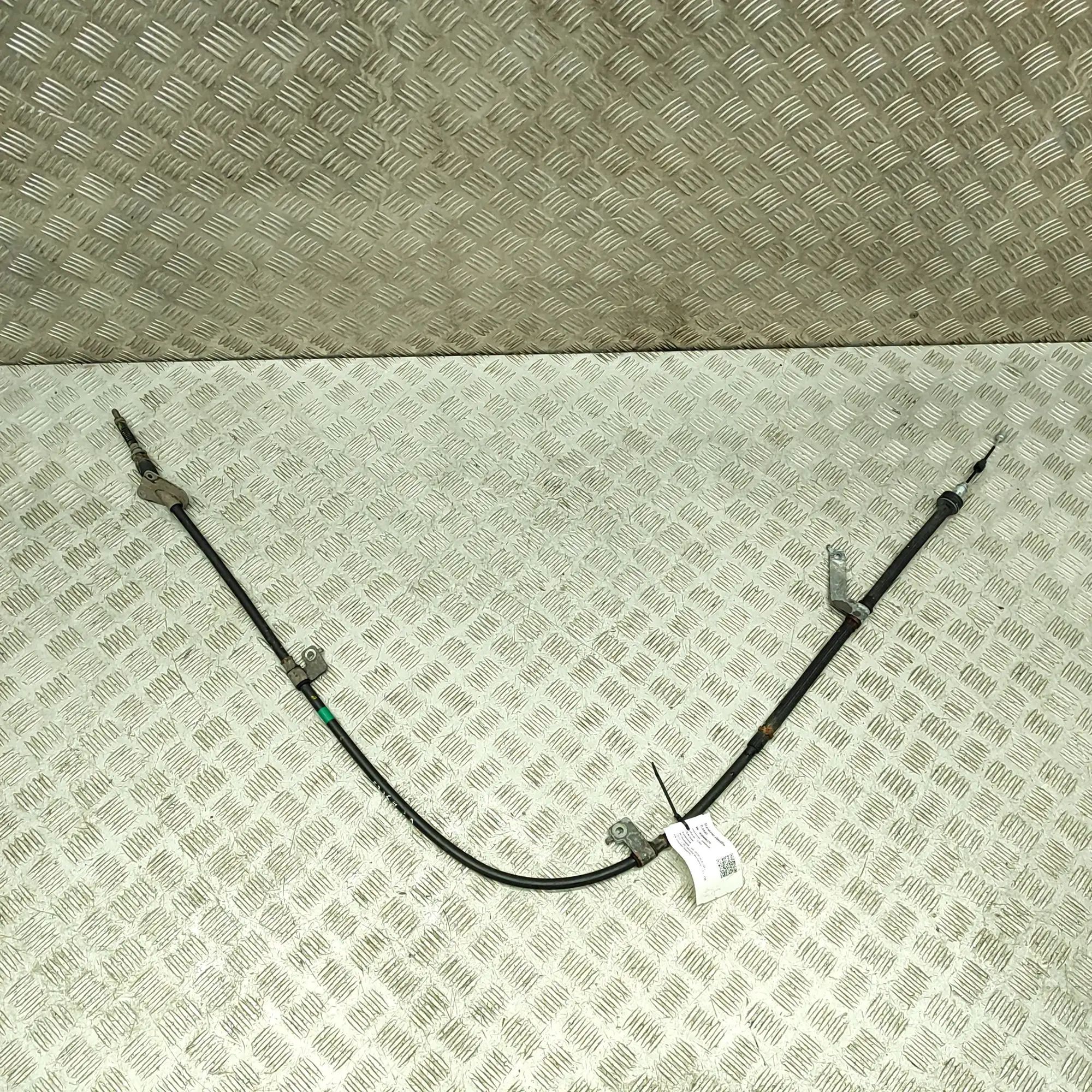Kia Sportage Handbrake Cable Handbrake Cable — KIA SPORTAGE (QL) (2015-...) ...
