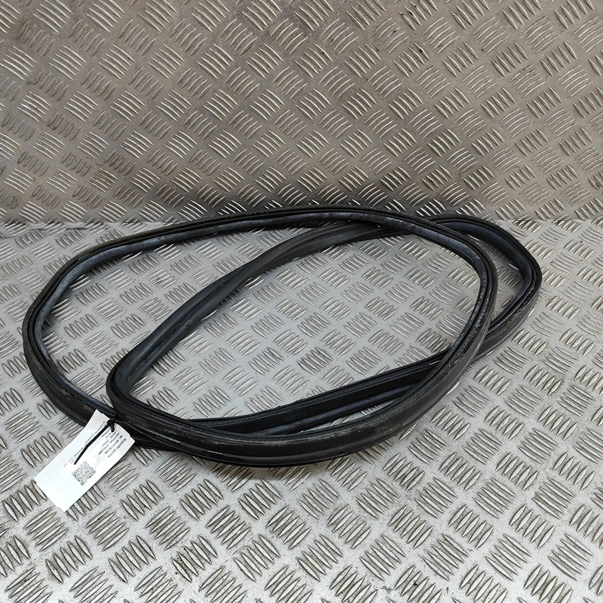 Porsche Boxster (986) Engine rubber seal Engine rubber seal — PORSCHE BOXSTER (986) (199...