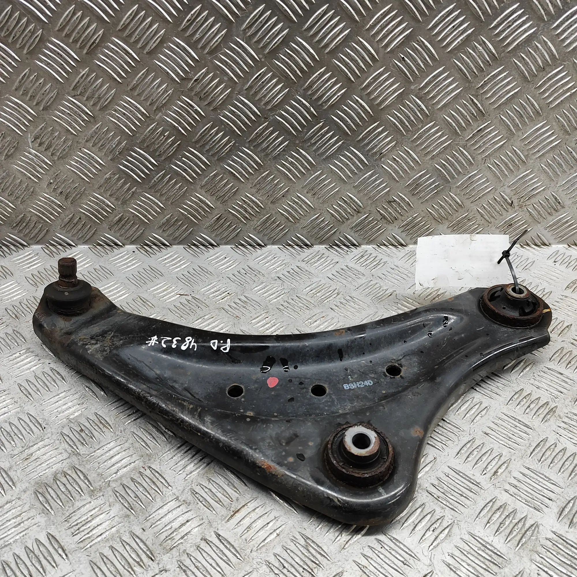 Nissan Leaf Front Right Lower Control Arm Front Right Lower Control Arm — NISSAN LEAF (ZE...