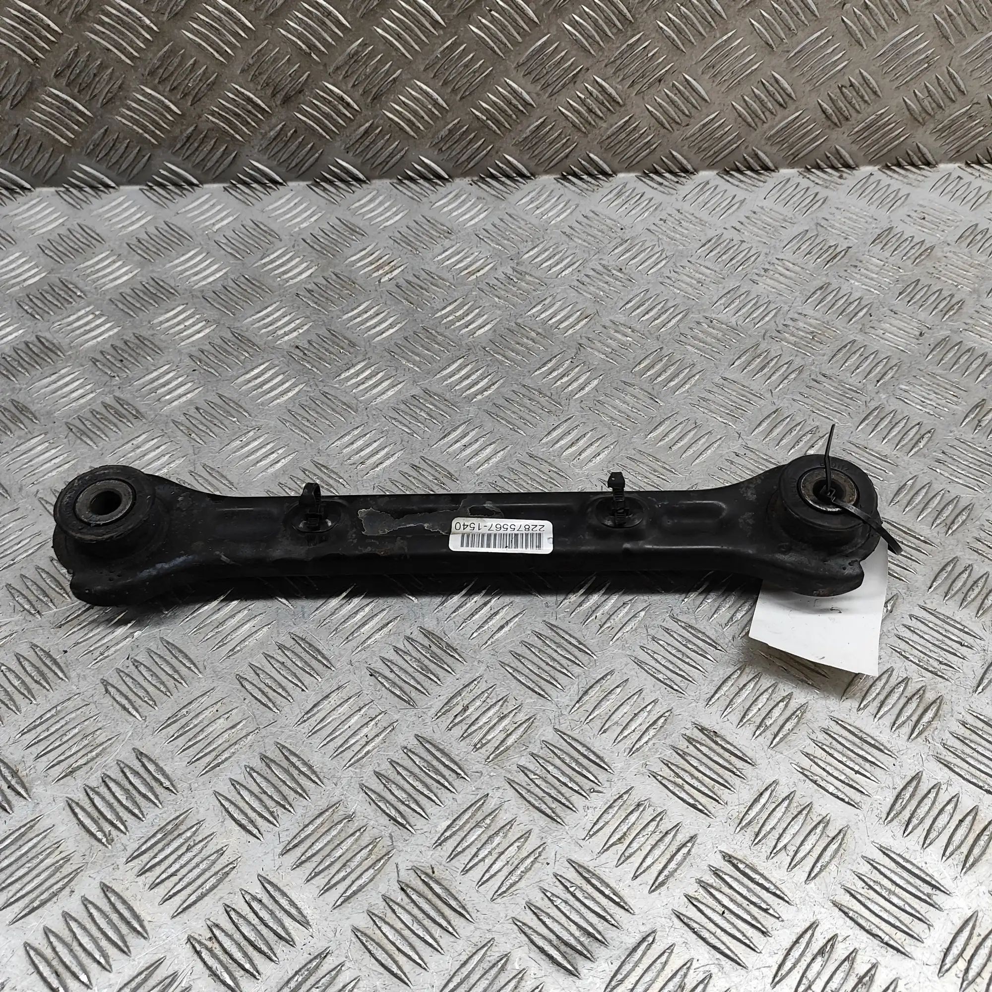 Chevrolet Camaro Control arm — rear left Control arm — rear left — CHEVROLET CAMARO (200...