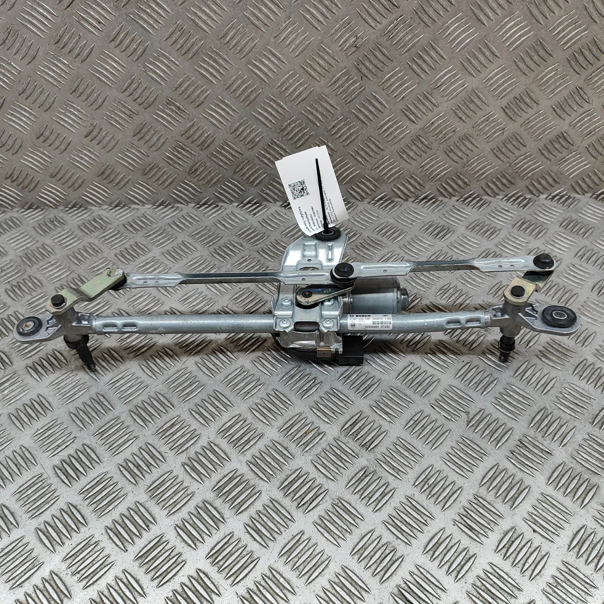 Alfa-Romeo Giulia (952) Front Windshield Wiper Mechanism Front Windshield Wiper Mechanism — ALFA ROMEO G...