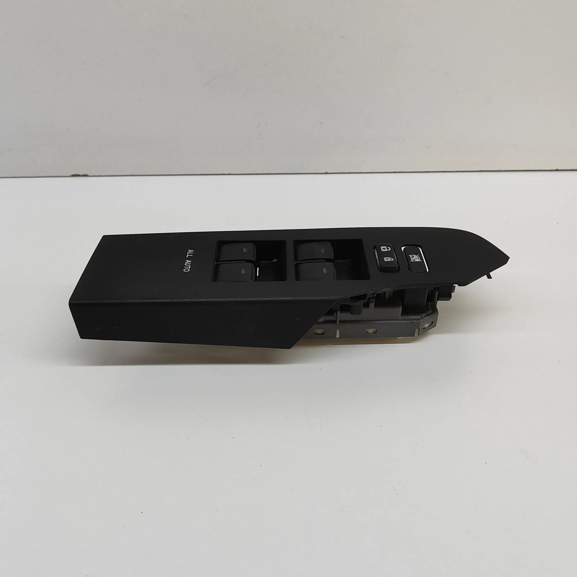 Toyota Auris Door window switch — front left Door window switch — front left — TOYOTA AURIS ...