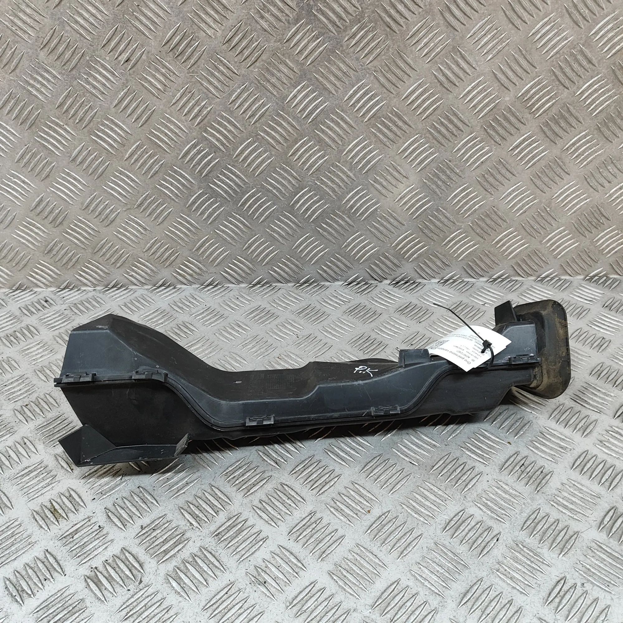 Mercedes-Benz GLS (X167) Air Intake Tube Air Intake Tube — MERCEDES BENZ GLS (X167) (201...