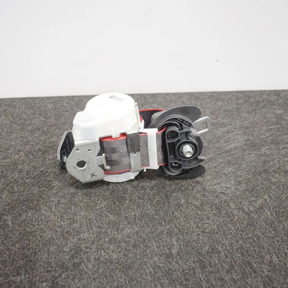 Volkswagen Polo Rear Left Seatbelt Rear Left Seatbelt — VW POLO (6R, 6C) (2009-......