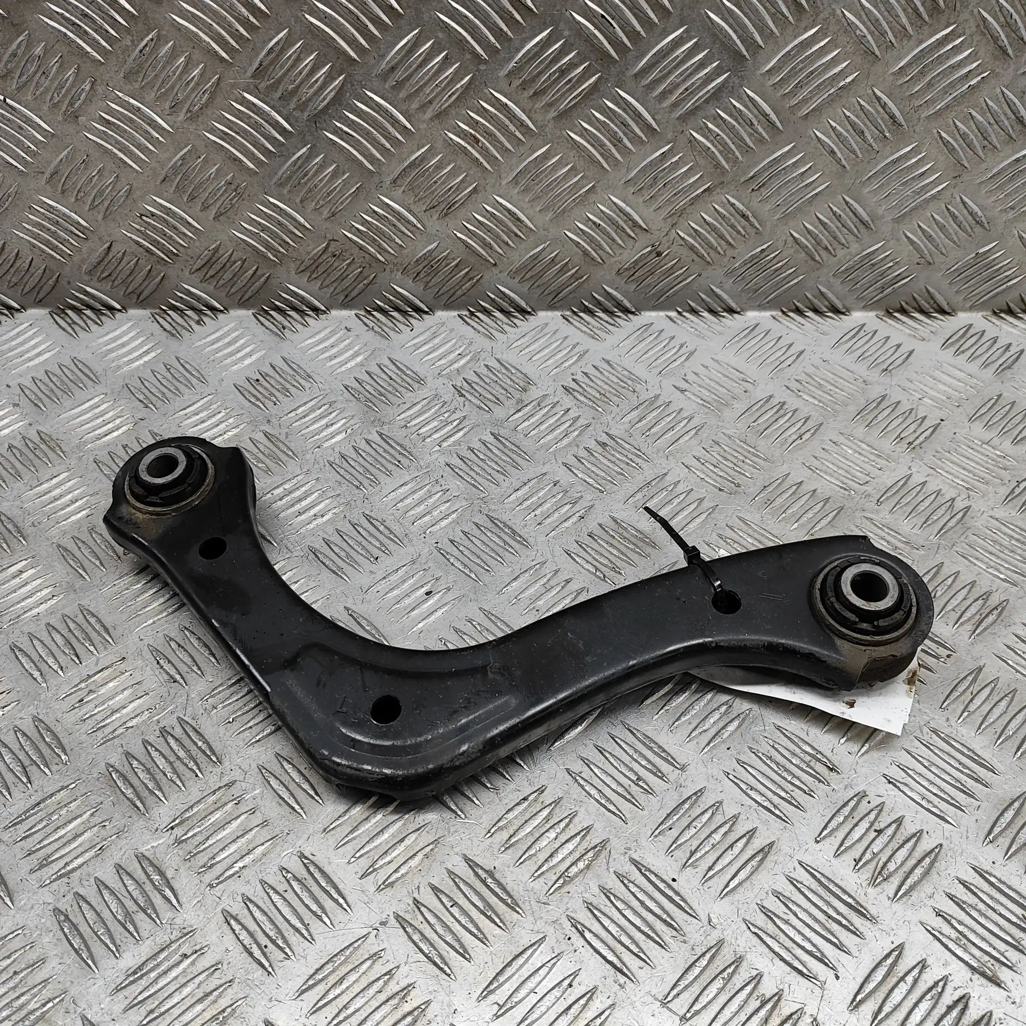 Hyundai Kona Control arm — rear left Control arm — rear left — HYUNDAI KONA (2017-.....