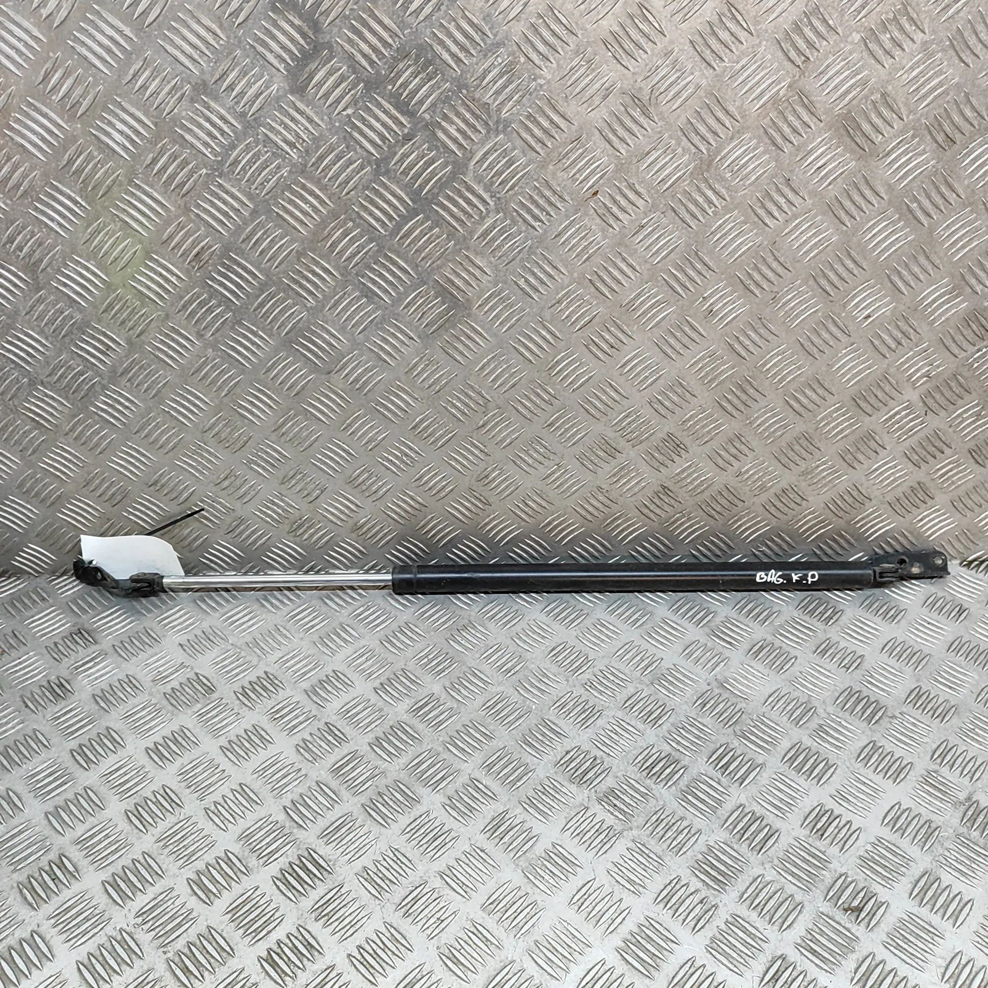 Toyota Hiace (H100) Left Side Tailgate Gas Strut Left Side Tailgate Gas Strut — TOYOTA HIACE (IV...
