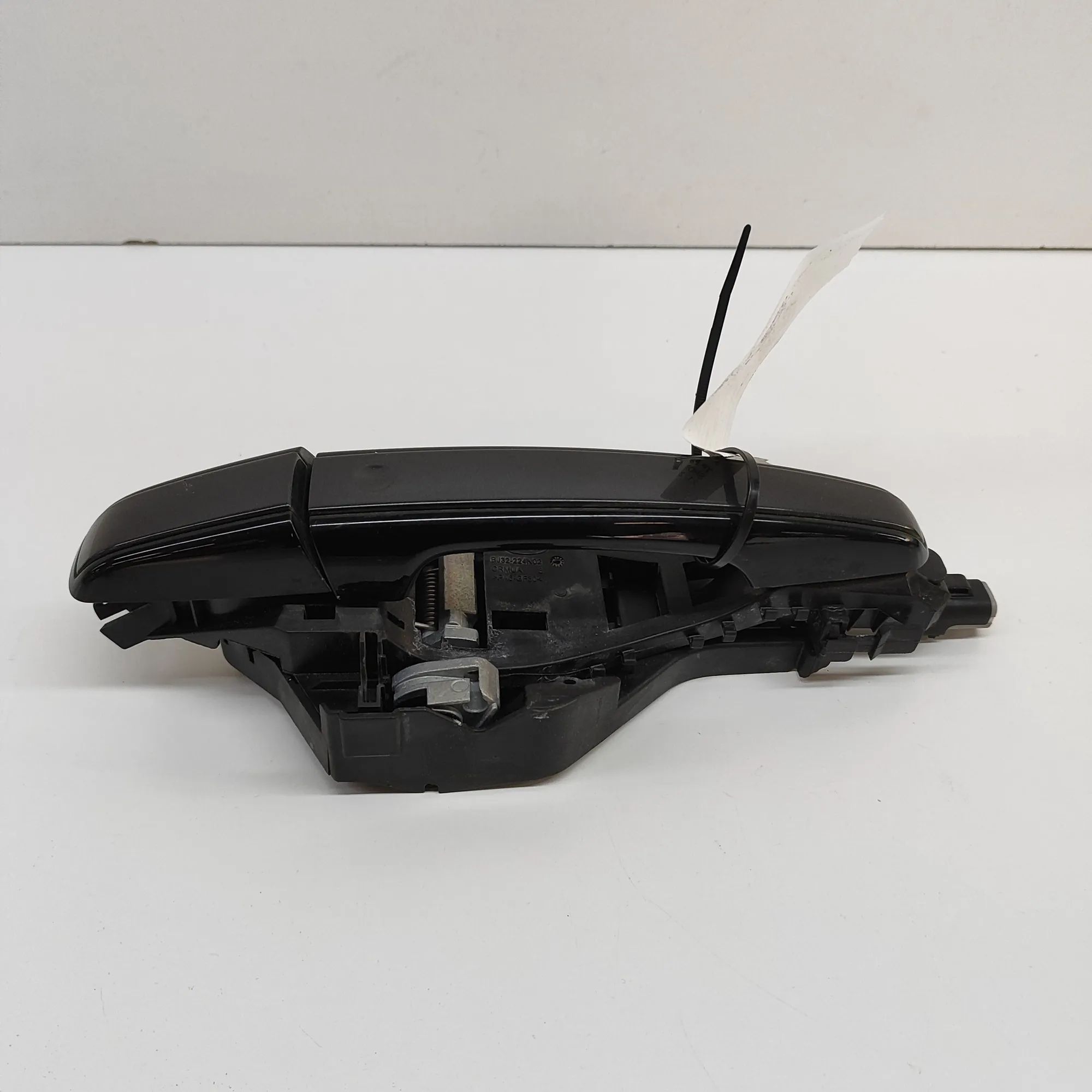 Land Rover Range Rover Sport (L494) Exterior door handle — rear right Exterior door handle — rear right — LAND ROVER ...