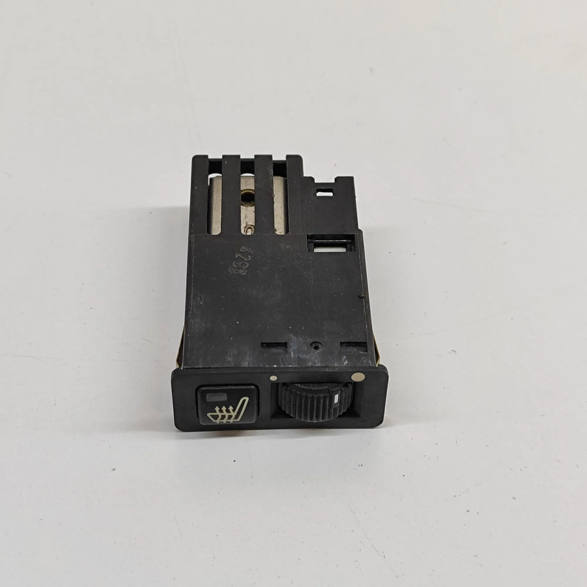 BMW 7 (E38) Seat heating switch Seat heating switch — BMW 7 (E38) (1994-2001) —...