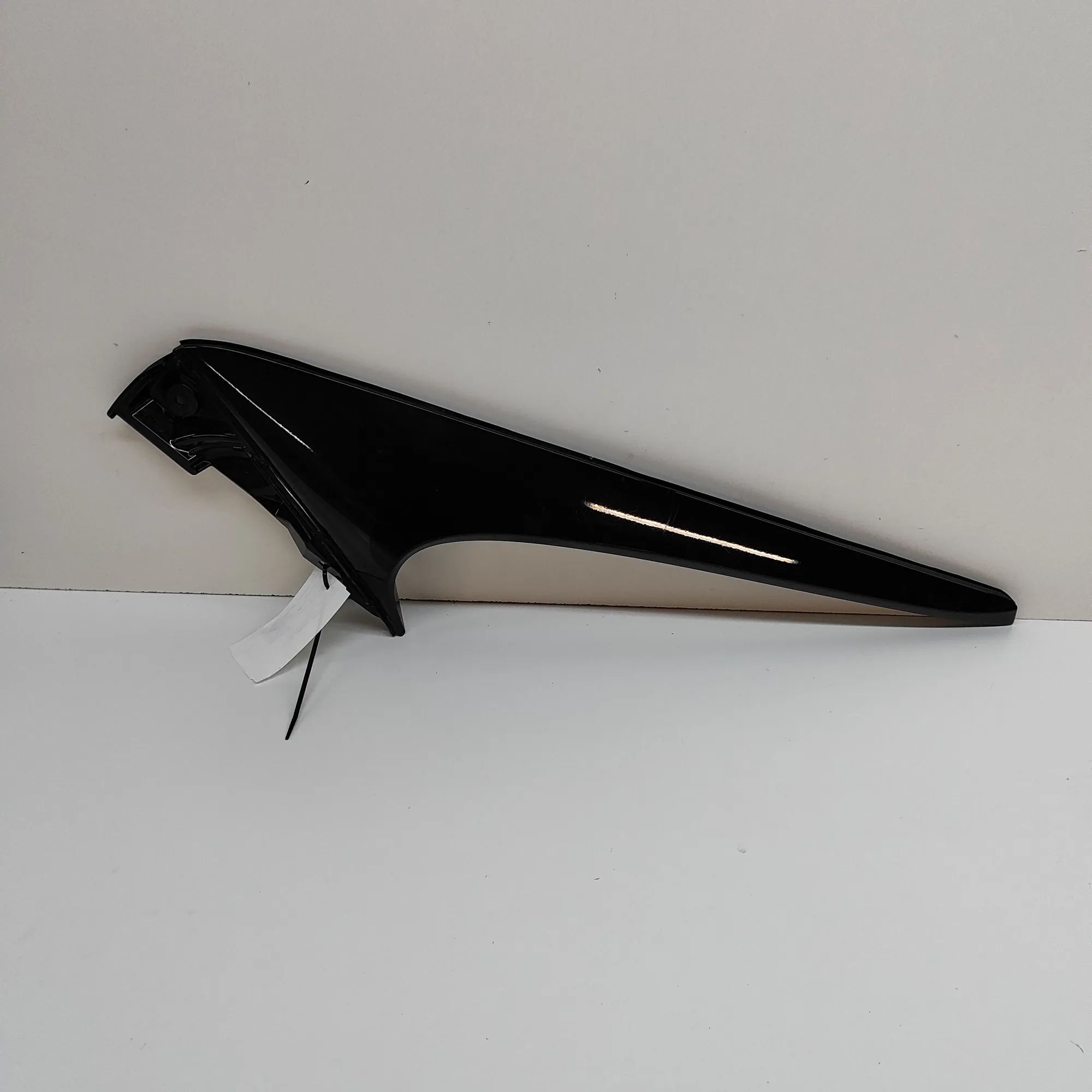 Lexus RX Tailgate Bootlid Trim Tailgate Bootlid Trim — LEXUS RX (_LA1_, _LH1_)...