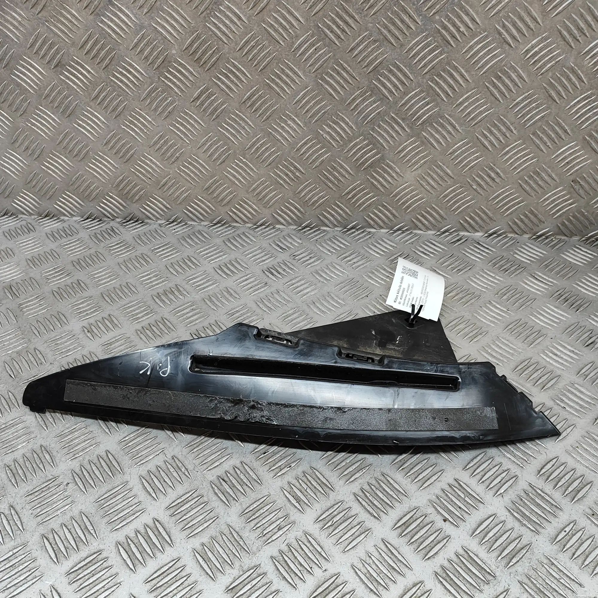 Mercedes-Benz CLA (C118) Front Left Bumper Bracket Front Left Bumper Bracket — MERCEDES BENZ CLA (...